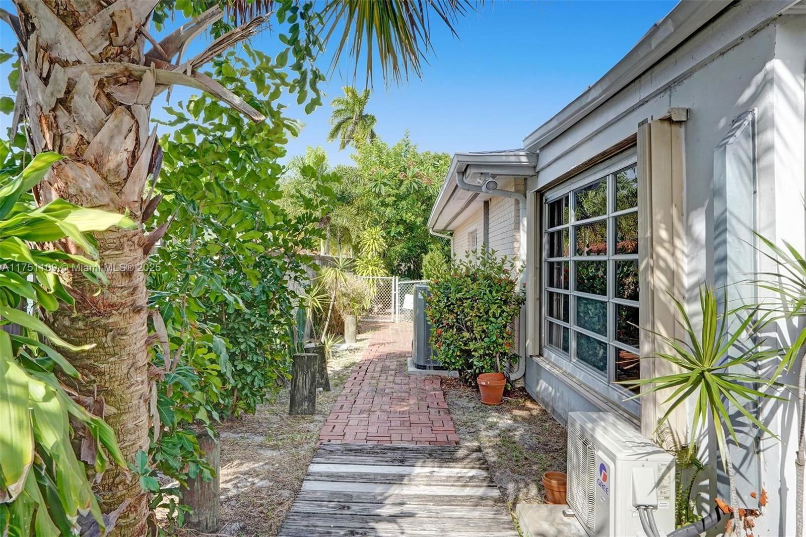 Real estate property located at 2441 Bayview Dr, Broward, Coral Ridge Galt Add, Fort Lauderdale, FL