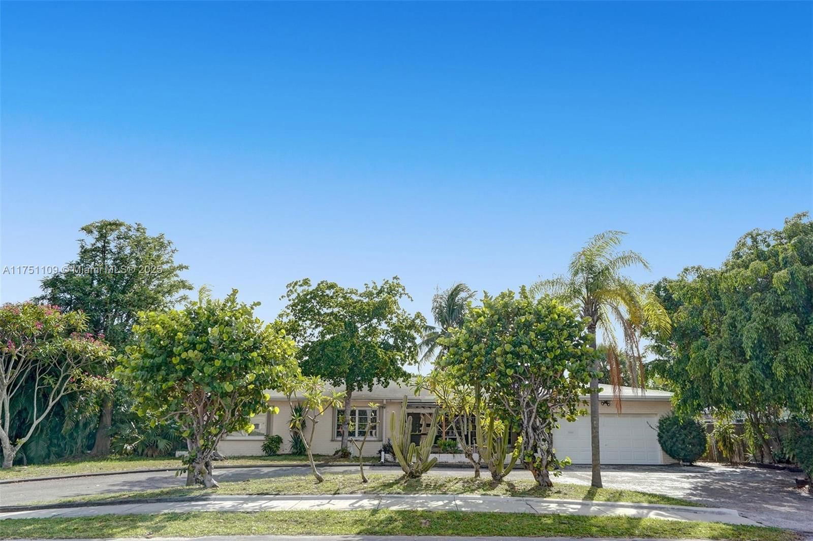 Real estate property located at 2441 Bayview Dr, Broward, Coral Ridge Galt Add, Fort Lauderdale, FL