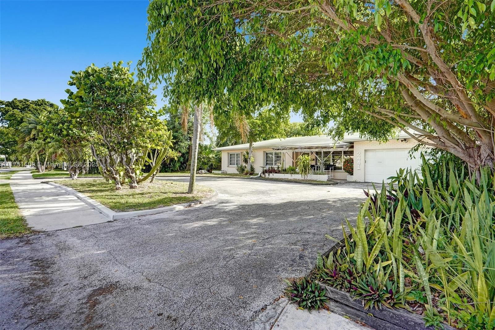 Real estate property located at 2441 Bayview Dr, Broward, Coral Ridge Galt Add, Fort Lauderdale, FL