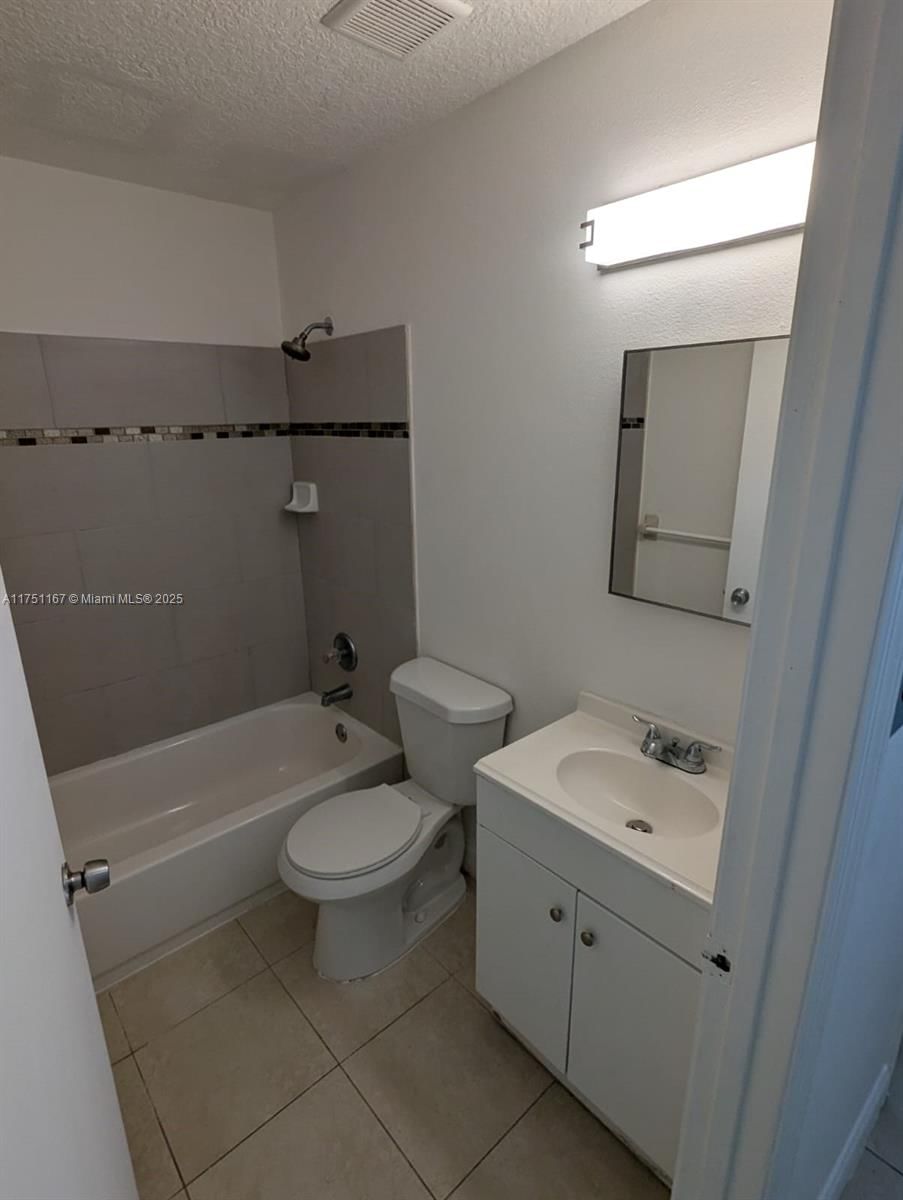 Real estate property located at 1511 PINEWOOD DR NE BLDG 2 #2, Brevard, Palm Bay Club Condominiums, Palm Bay, FL