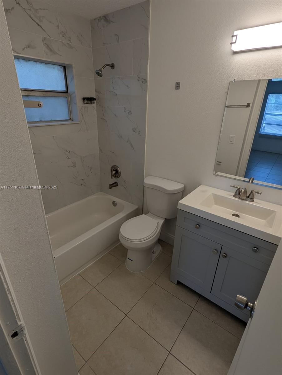 Real estate property located at 1511 PINEWOOD DR NE BLDG 2 #2, Brevard, Palm Bay Club Condominiums, Palm Bay, FL
