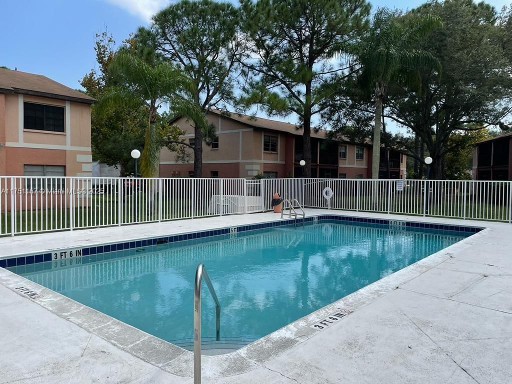 Real estate property located at 1511 PINEWOOD DR NE BLDG 2 #2, Brevard, Palm Bay Club Condominiums, Palm Bay, FL