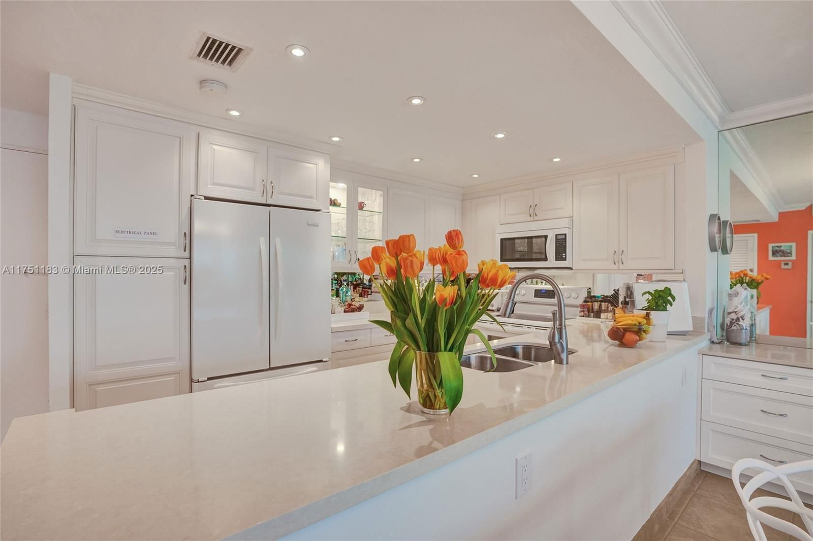 Real estate property located at 3111 Ocean Dr #603, Broward, Hollywood Towers Condo, Hollywood, FL
