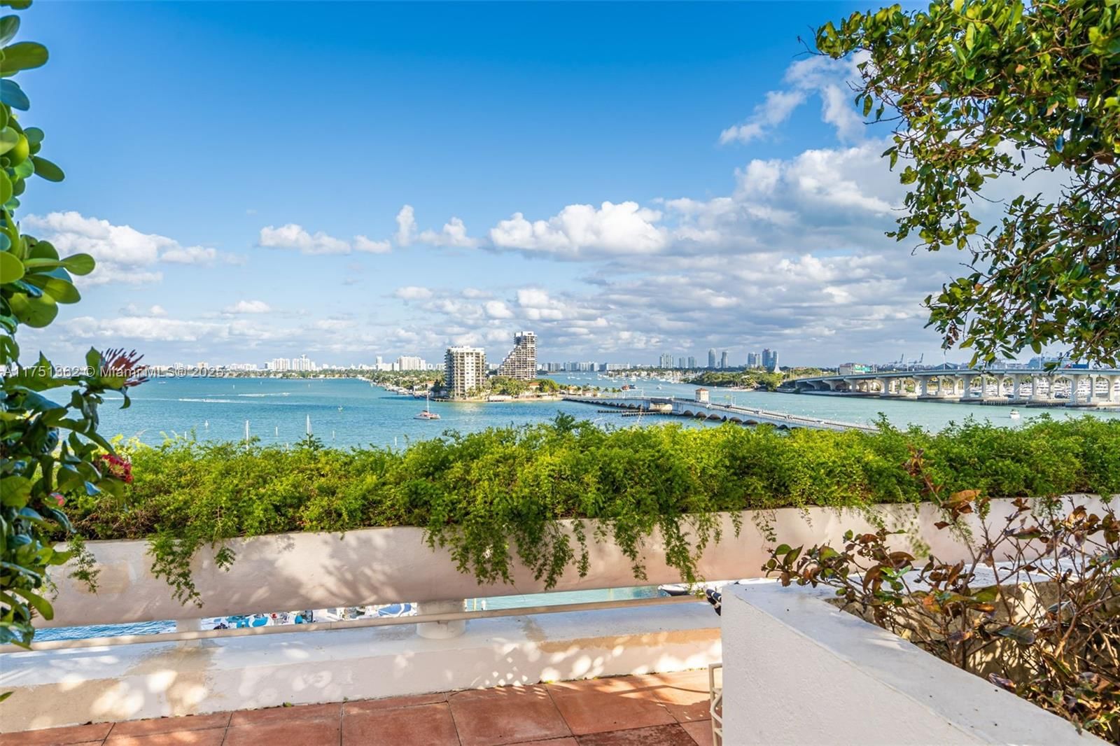 Real estate property located at 1717 Bayshore Dr A-3455, Miami-dade, Venetia Condo, Miami, FL