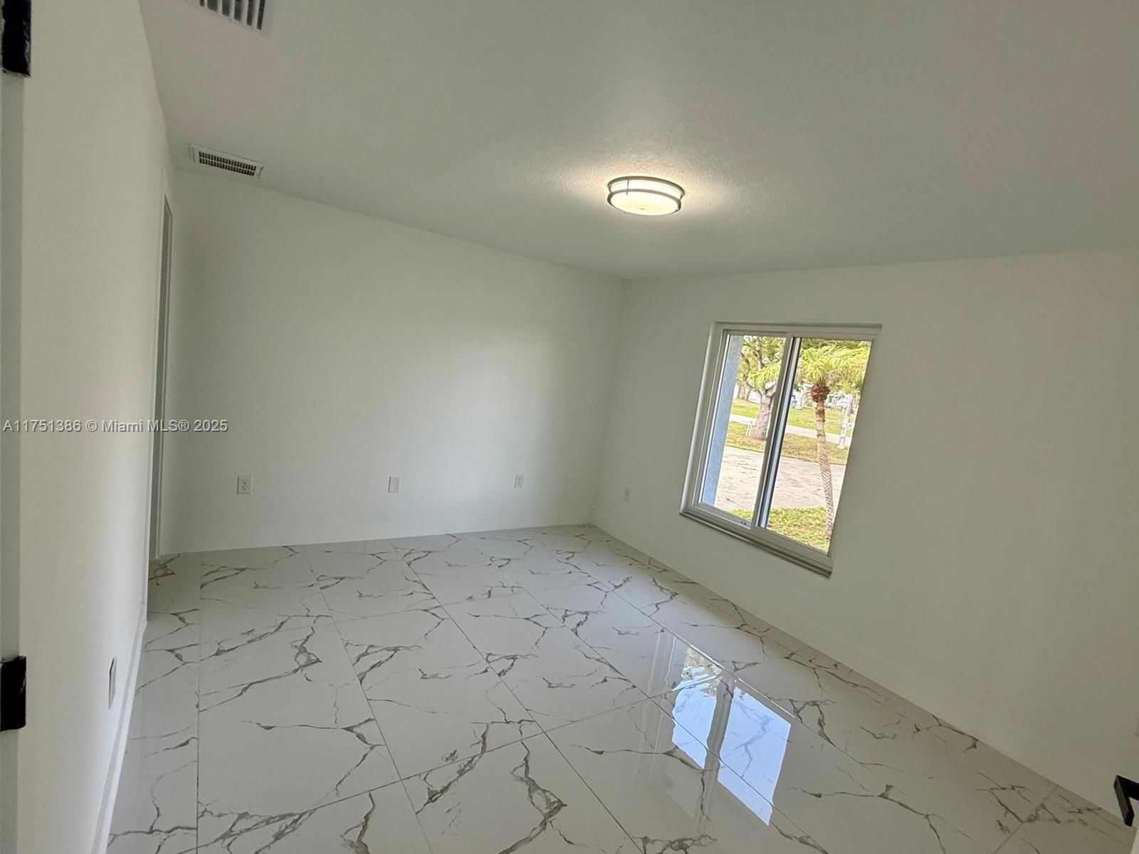 Real estate property located at 111 E North Shore AVE, Lee, Harbor Estates First Add, Fort Myers, FL