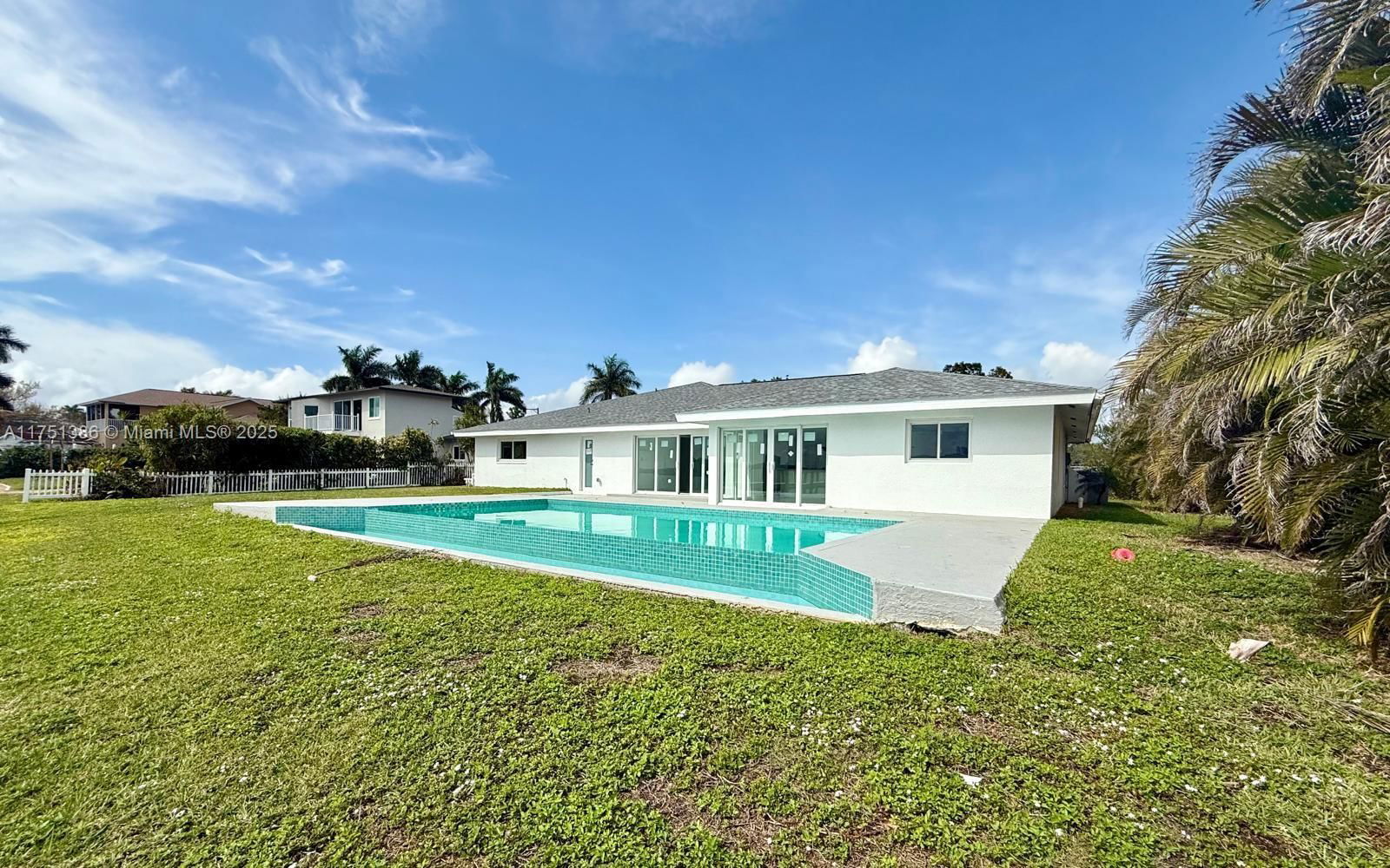 Real estate property located at 111 E North Shore AVE, Lee, Harbor Estates First Add, Fort Myers, FL