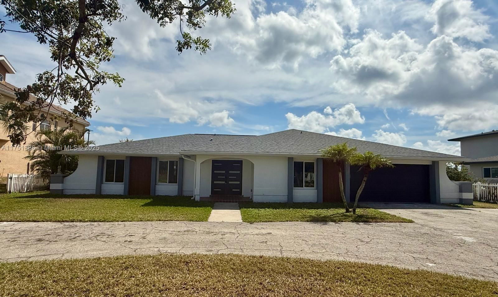 Real estate property located at 111 E North Shore AVE, Lee, Harbor Estates First Add, Fort Myers, FL