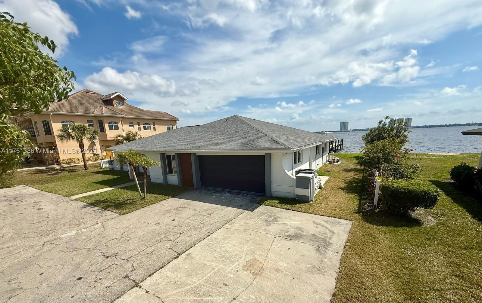 Real estate property located at 111 E North Shore AVE, Lee, Harbor Estates First Add, Fort Myers, FL
