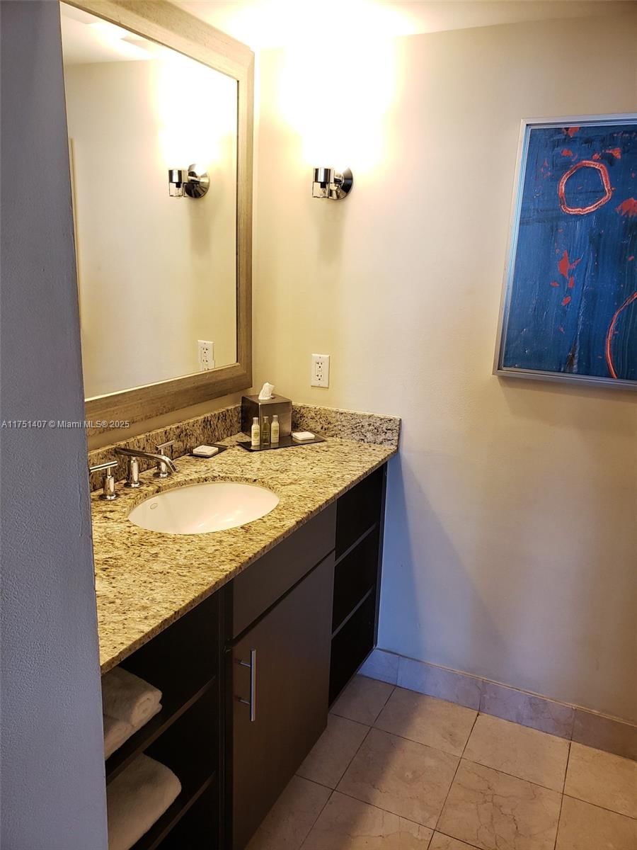 Real estate property located at 2670 Sunrise Blvd #430, Broward, Gallery One Condo, Fort Lauderdale, FL
