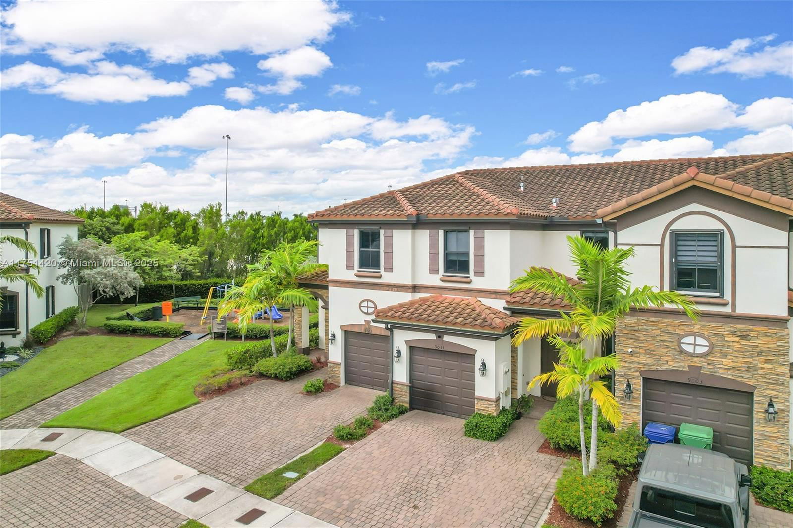Real estate property located at 9033 184th Ter #9033, Miami-dade, Murtha Subdivision, Hialeah, FL