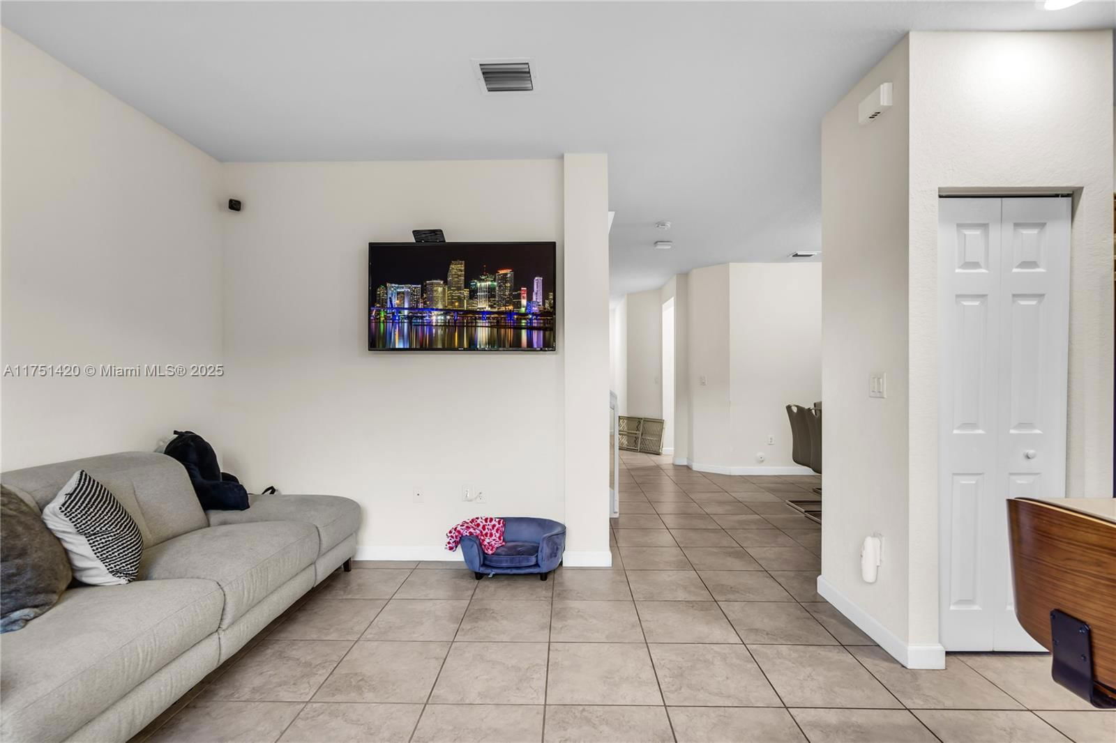 Real estate property located at 9033 184th Ter #9033, Miami-dade, Murtha Subdivision, Hialeah, FL