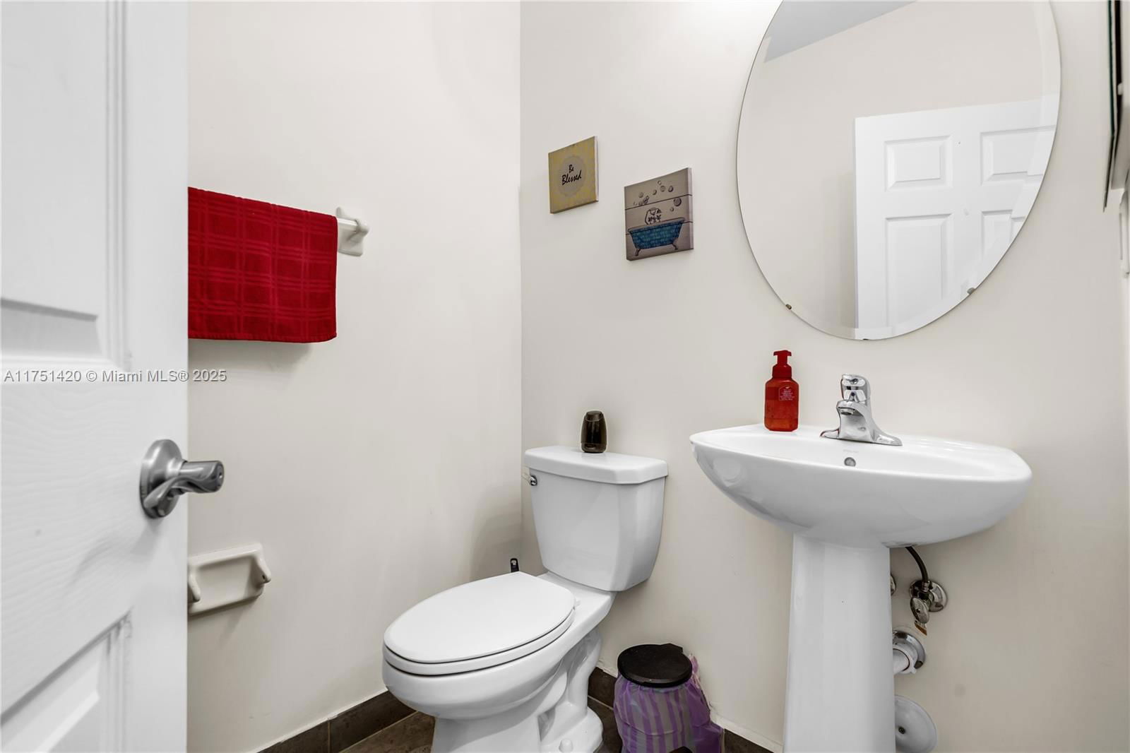 Real estate property located at 9033 184th Ter #9033, Miami-dade, Murtha Subdivision, Hialeah, FL