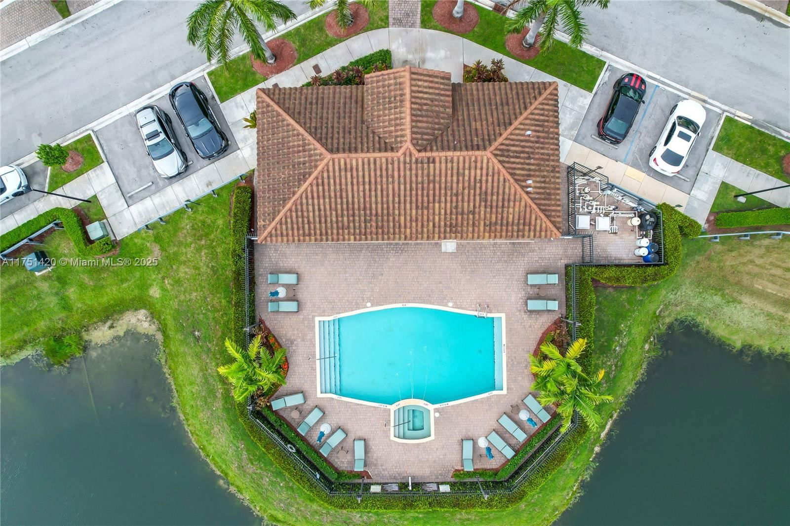 Real estate property located at 9033 184th Ter #9033, Miami-dade, Murtha Subdivision, Hialeah, FL