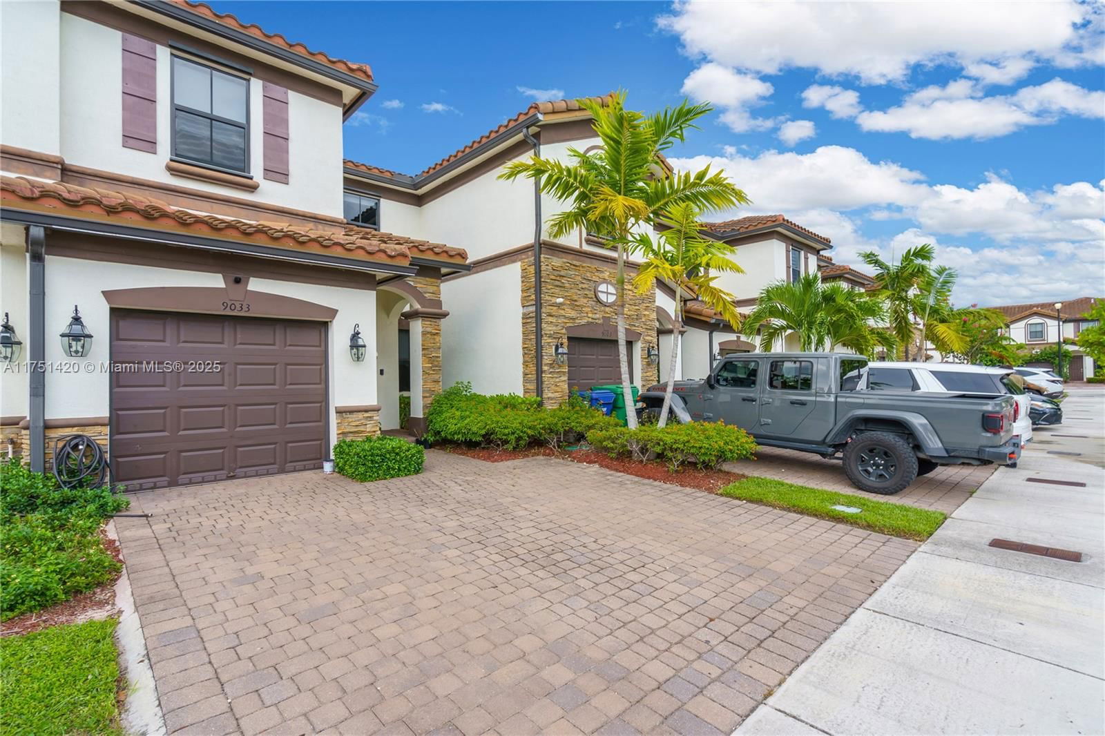 Real estate property located at 9033 184th Ter #9033, Miami-dade, Murtha Subdivision, Hialeah, FL
