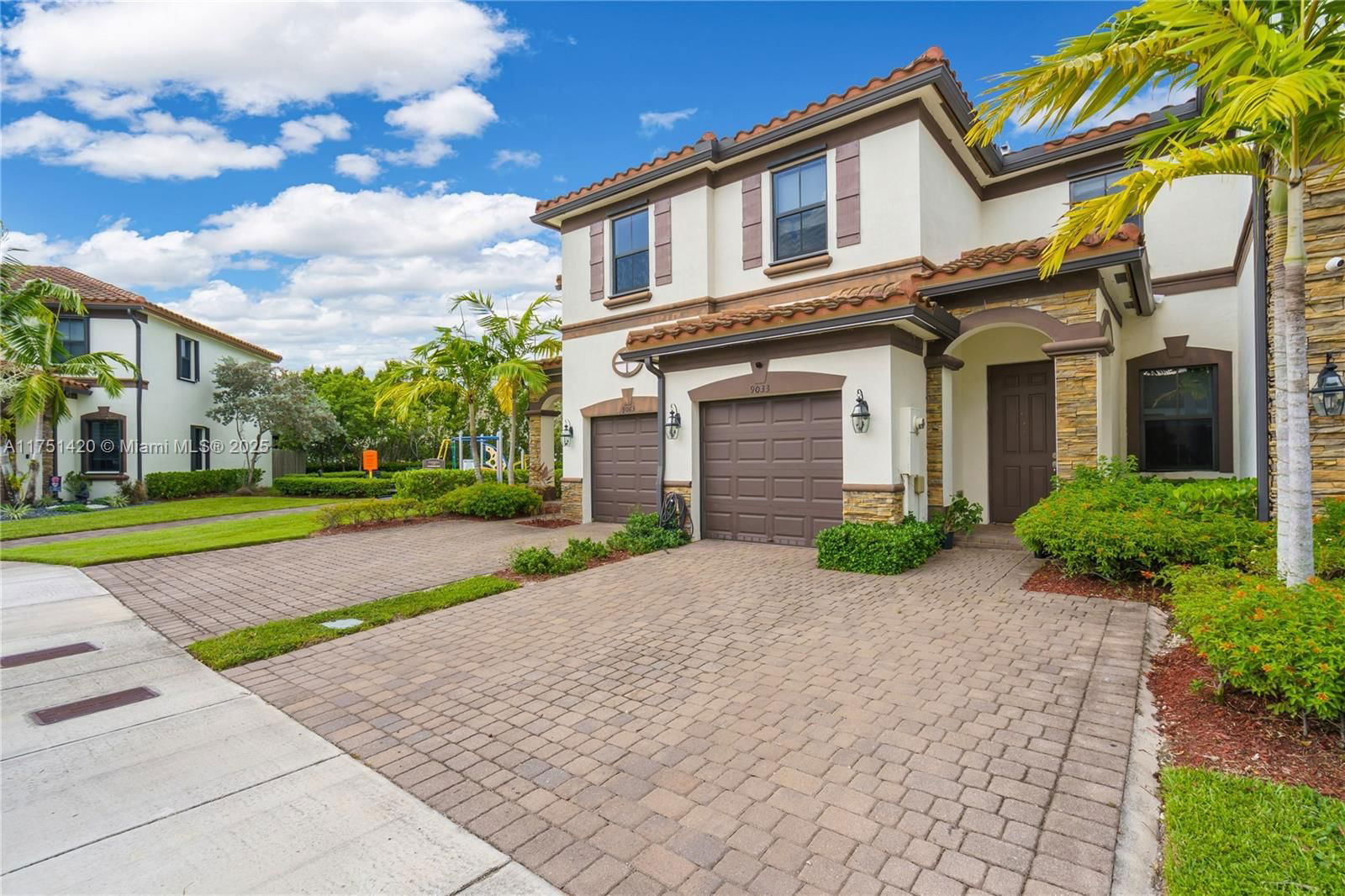 Real estate property located at 9033 184th Ter #9033, Miami-dade, Murtha Subdivision, Hialeah, FL