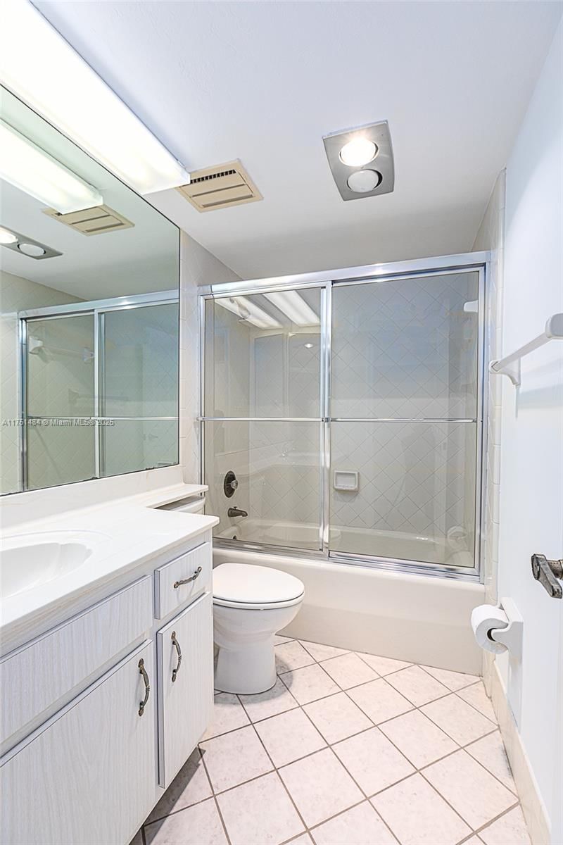 Real estate property located at 25840 Hickory Blvd, Lee, Dolphin Way Of Hickory Pte, Bonita Springs, FL