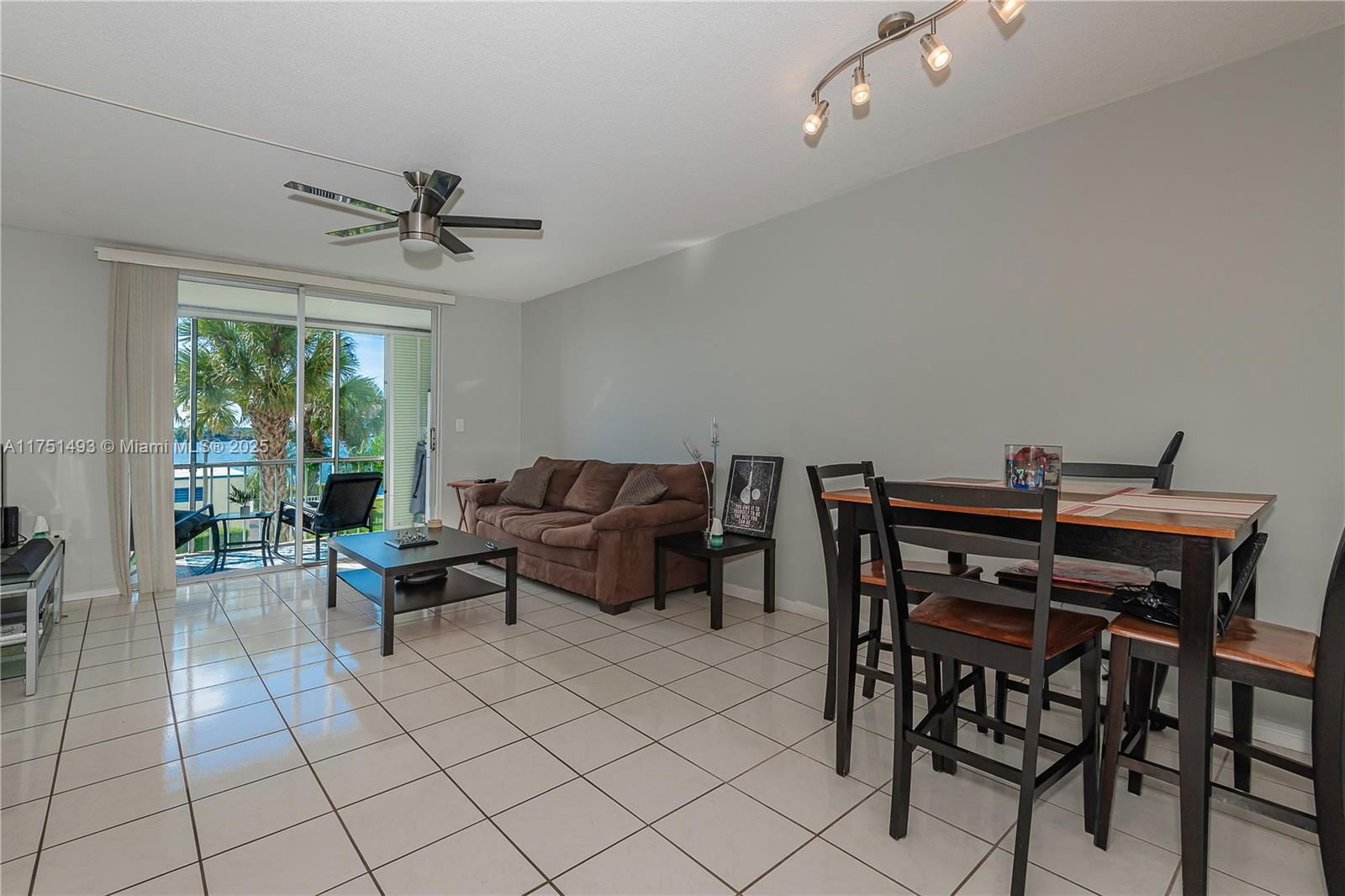 Real estate property located at 3010 Marcos Dr R211, Miami-dade, Point East Sec 4 Condo, Aventura, FL