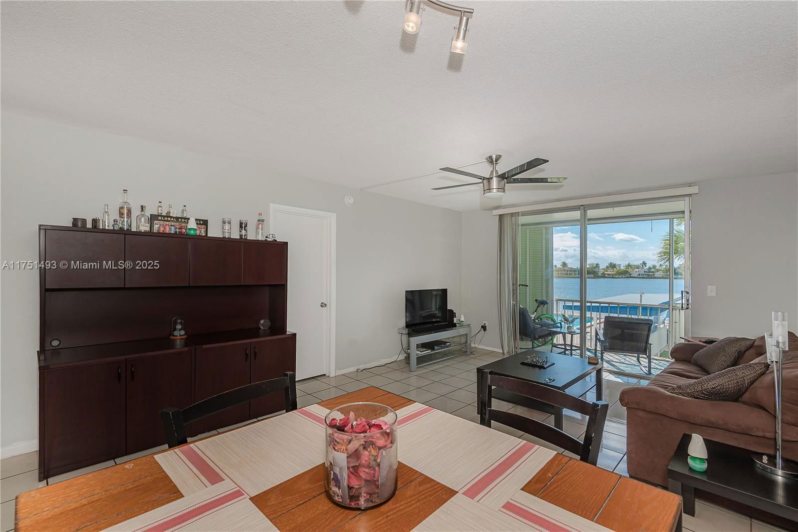 Real estate property located at 3010 Marcos Dr R211, Miami-dade, Point East Sec 4 Condo, Aventura, FL