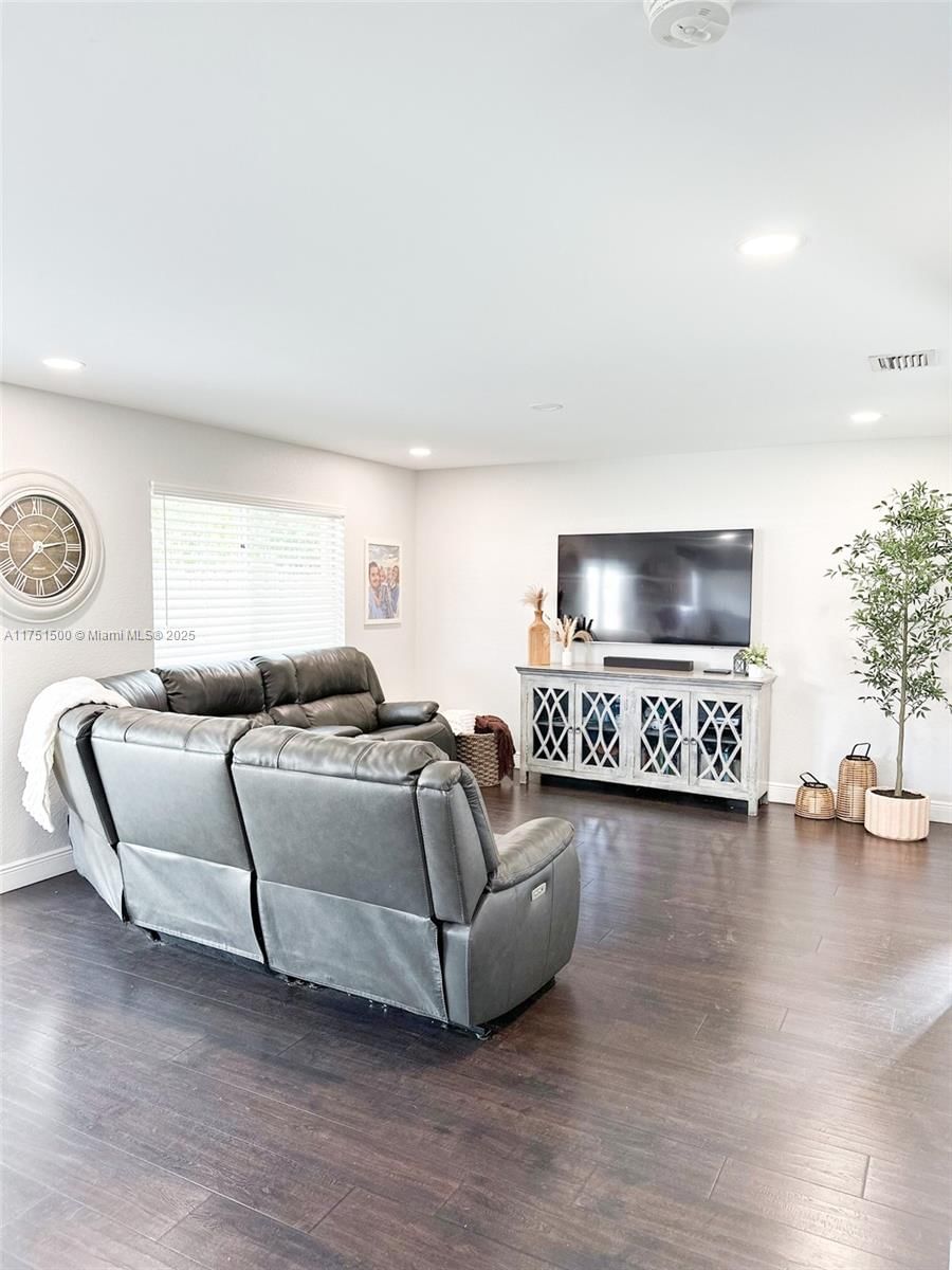 Real estate property located at 21243 89th Ct, Miami-dade, Lakes By The Bay Sec 14, Cutler Bay, FL