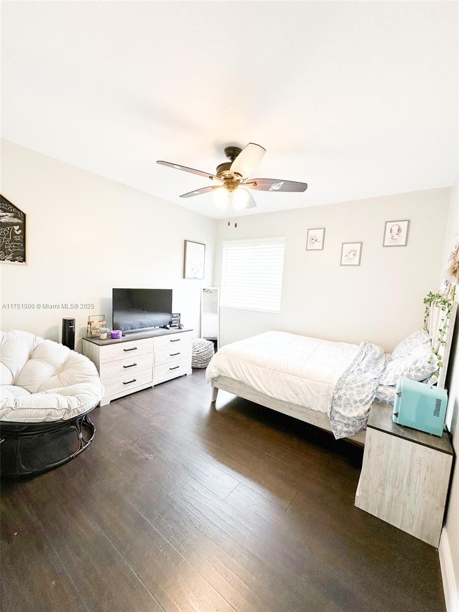 Real estate property located at 21243 89th Ct, Miami-dade, Lakes By The Bay Sec 14, Cutler Bay, FL