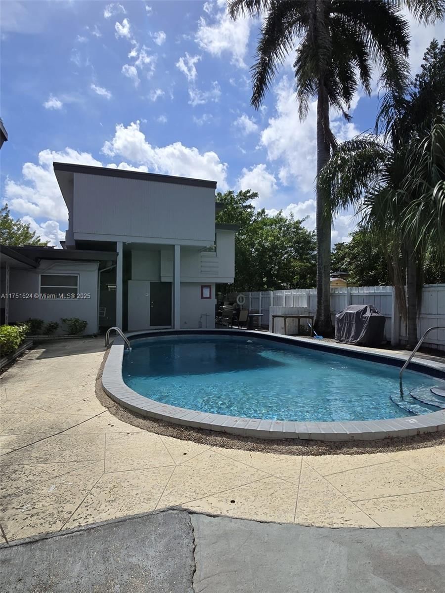 Real estate property located at 250 Park St #1-6, Broward, Dania Beach, FL
