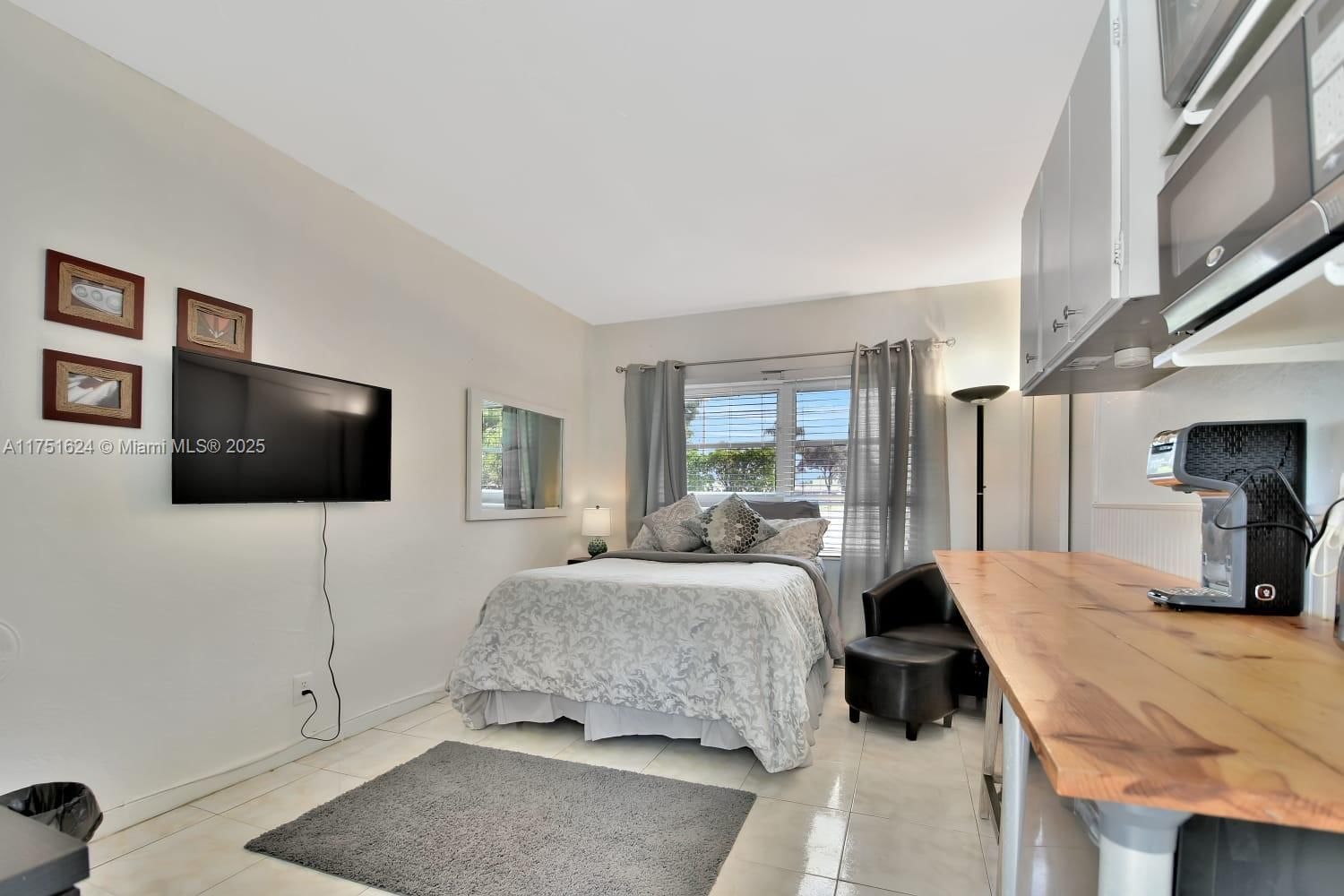 Real estate property located at 250 Park St #1-6, Broward, Dania Beach, FL