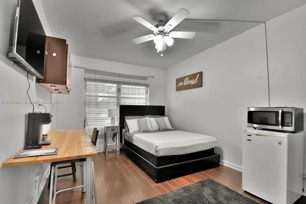 Real estate property located at 250 Park St #1-6, Broward, Dania Beach, FL