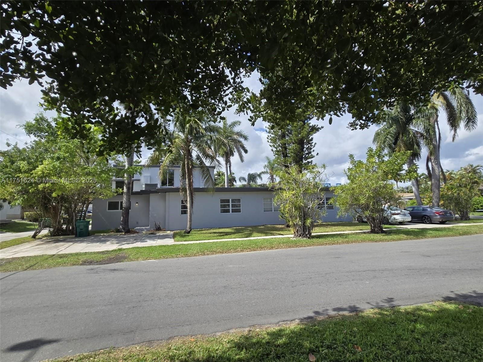 Real estate property located at 250 Park St #1-6, Broward, Dania Beach, FL