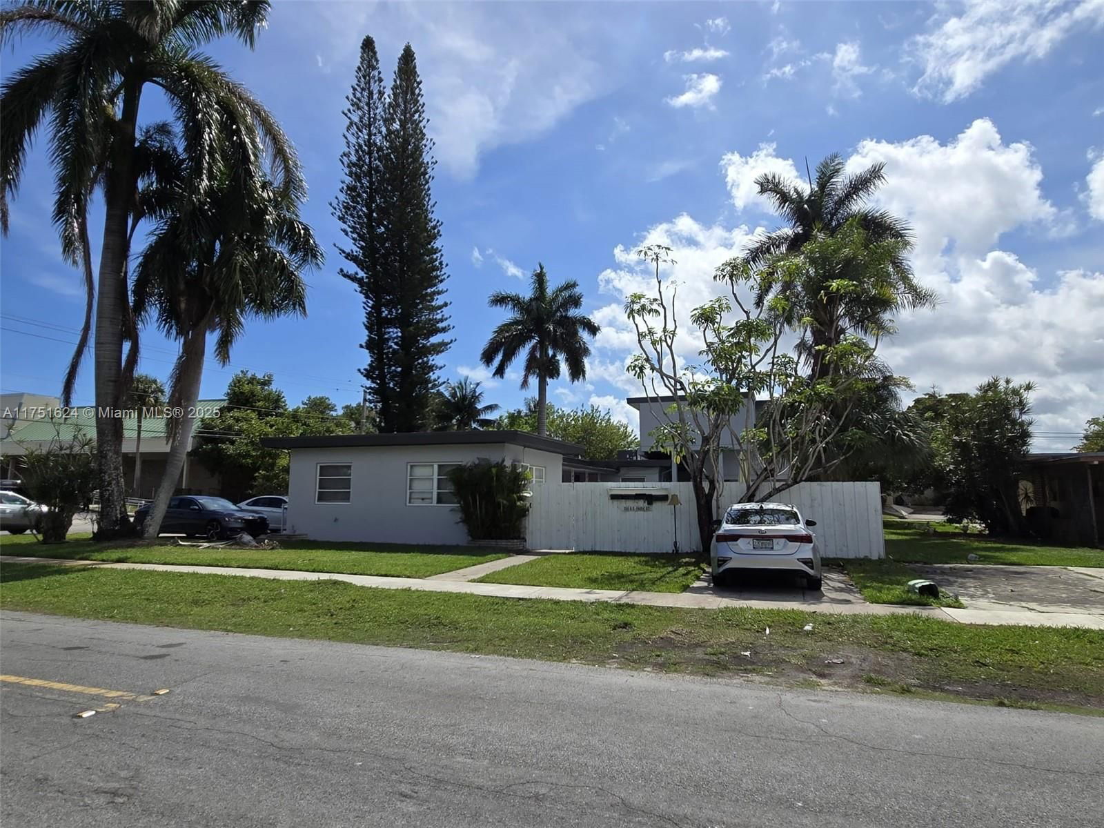 Real estate property located at 250 Park St #1-6, Broward, Dania Beach, FL