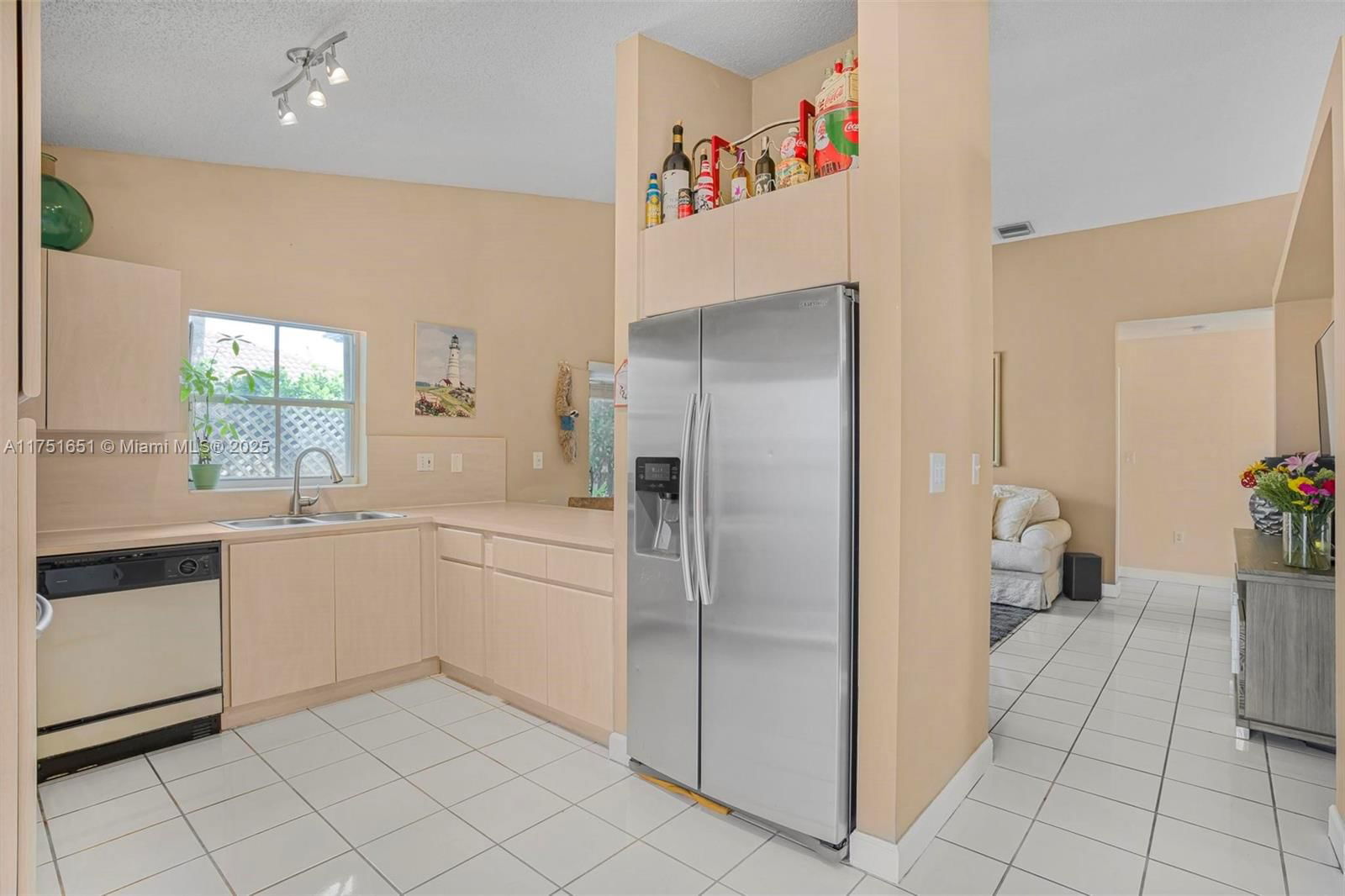 Real estate property located at 13241 10th St, Miami-dade, Shoma Homes At Tamiami Ii, Miami, FL
