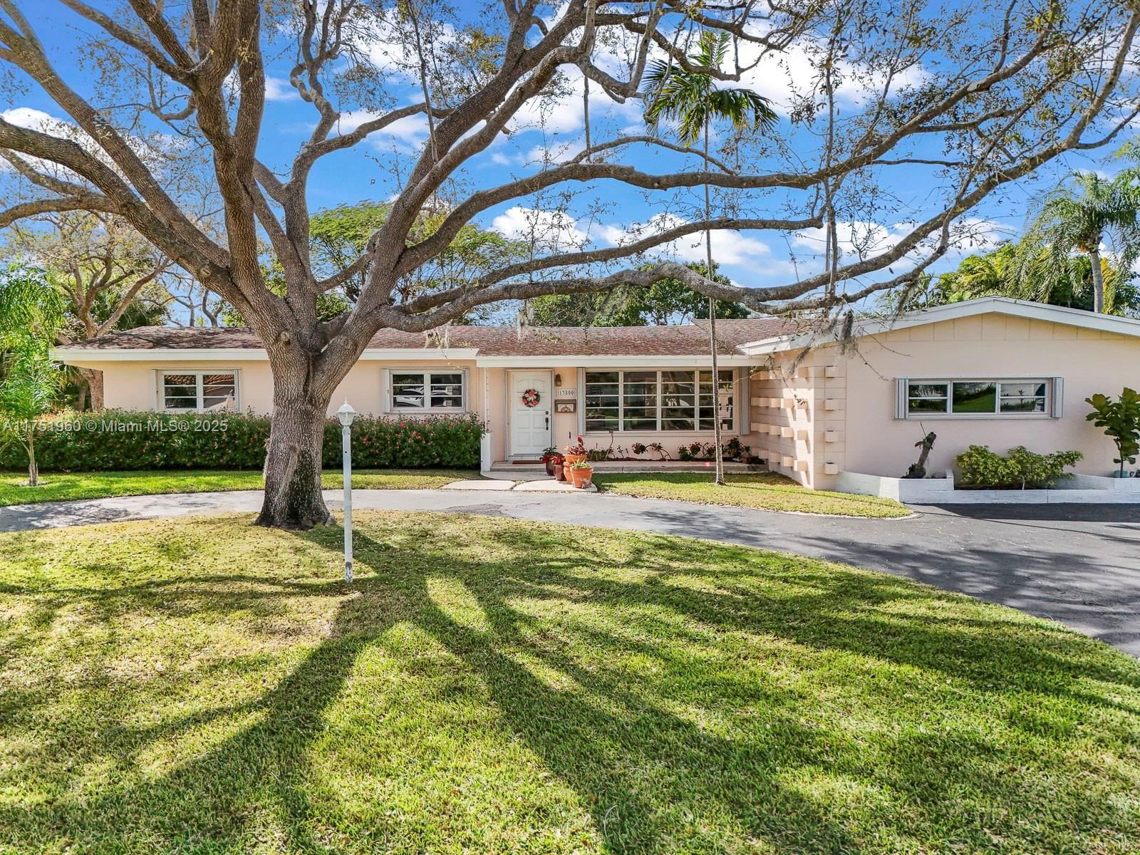Real estate property located at 13800 79th Ct, Miami-dade, Helenwood Estates, Palmetto Bay, FL