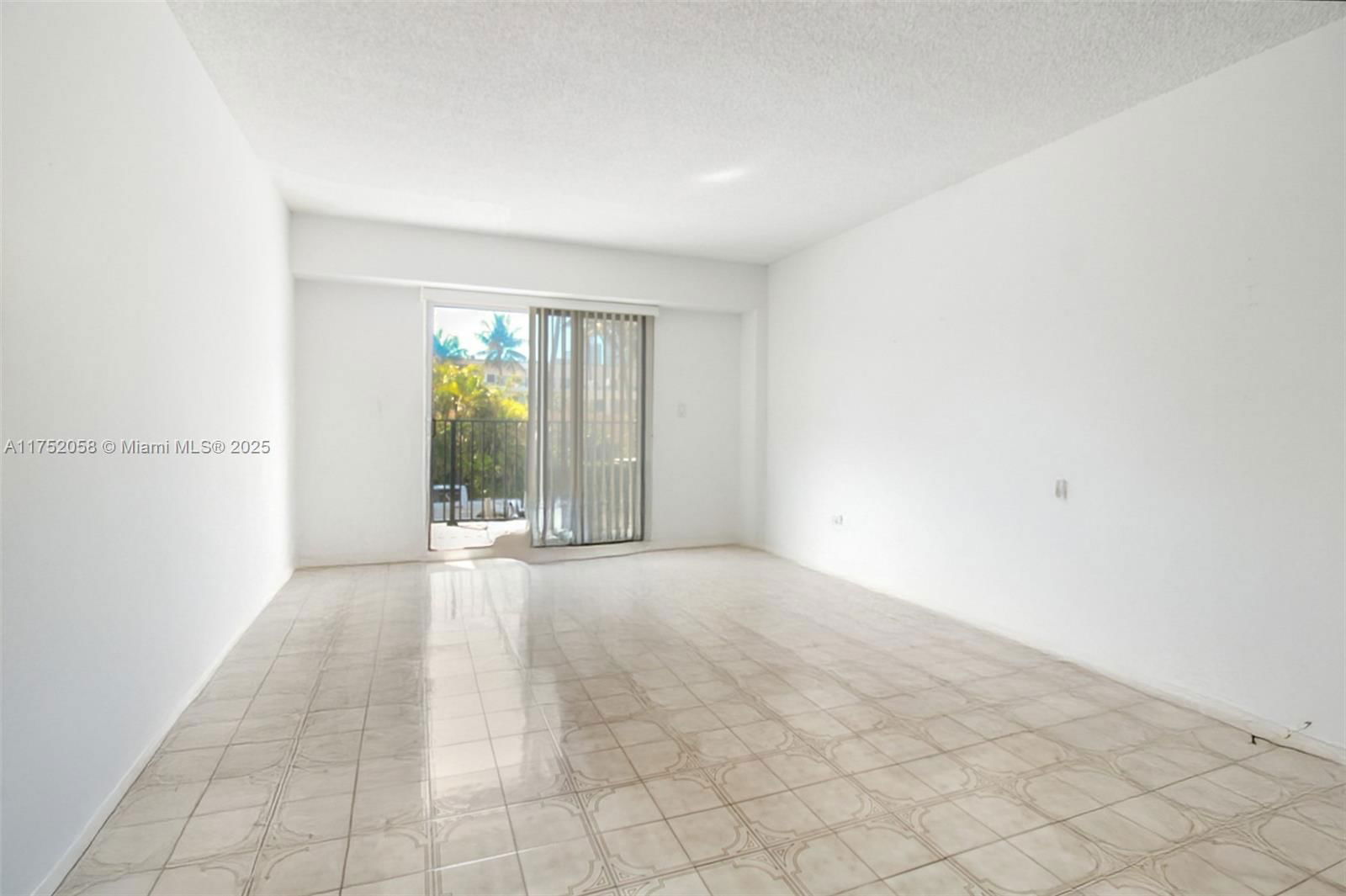 Real estate property located at 1000 Michigan Ave #208, Miami-dade, Parkview House Condo, Miami Beach, FL