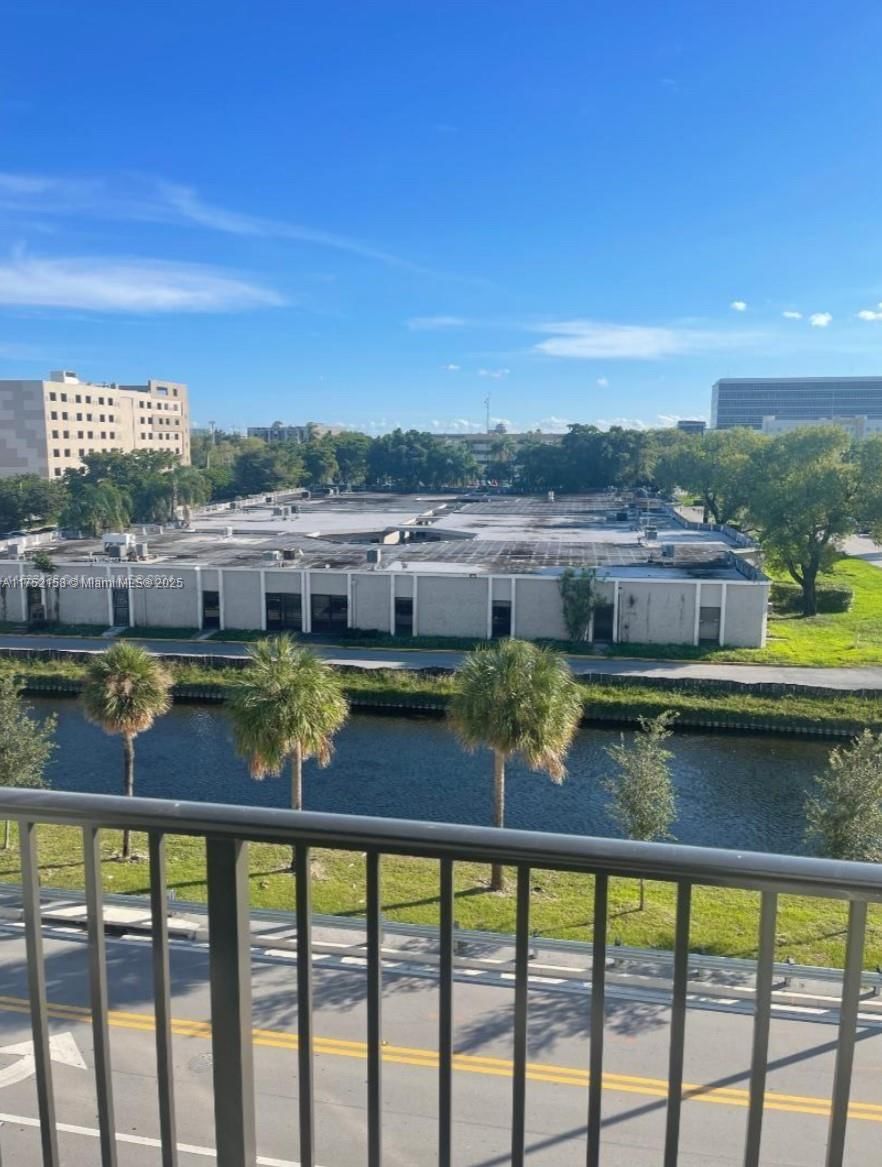 Real estate property located at 8001 41st St F-302, Miami-dade, Downtown Doral South Phas, Doral, FL