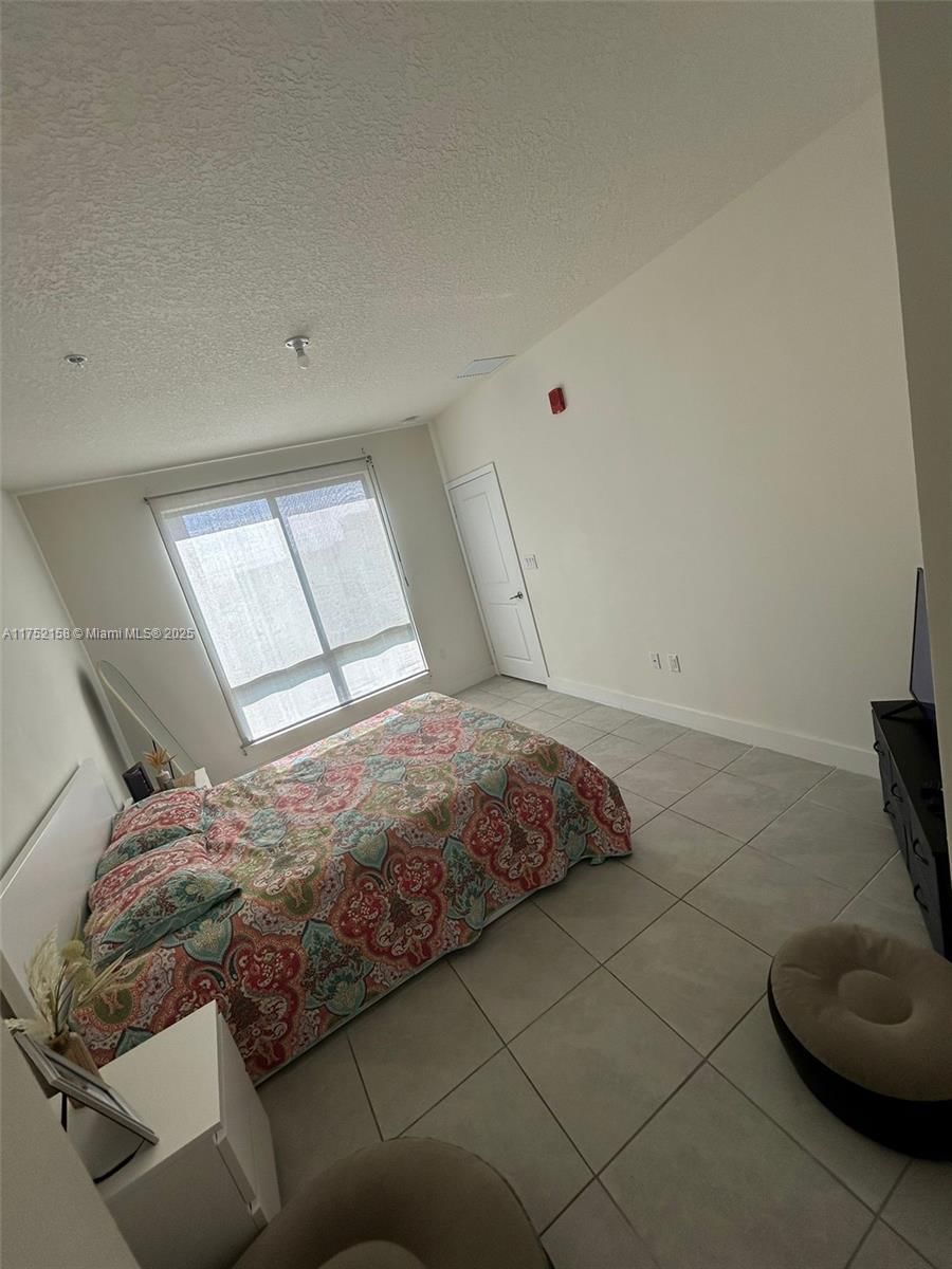 Real estate property located at 8001 41st St F-302, Miami-dade, Downtown Doral South Phas, Doral, FL