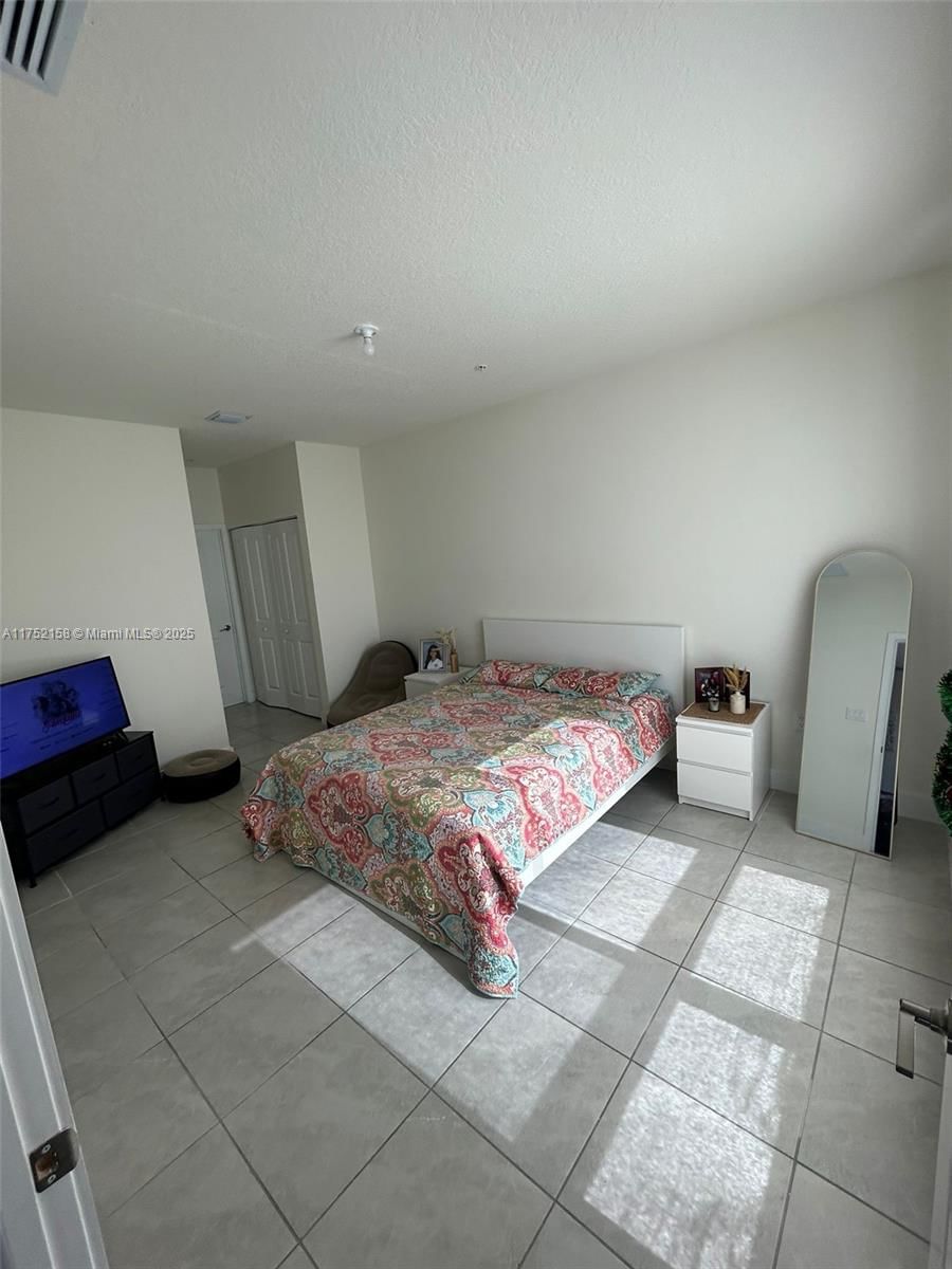 Real estate property located at 8001 41st St F-302, Miami-dade, Downtown Doral South Phas, Doral, FL