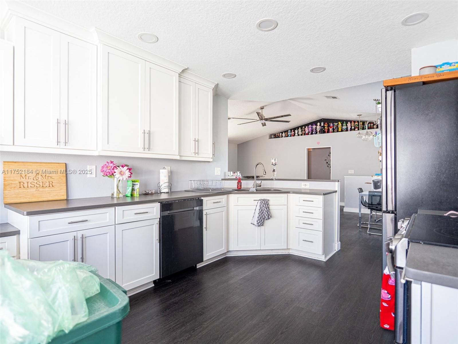 Real estate property located at 9146 DUFFER CT, Pasco, Fairway Oaks Unit One-b, Hudson, FL