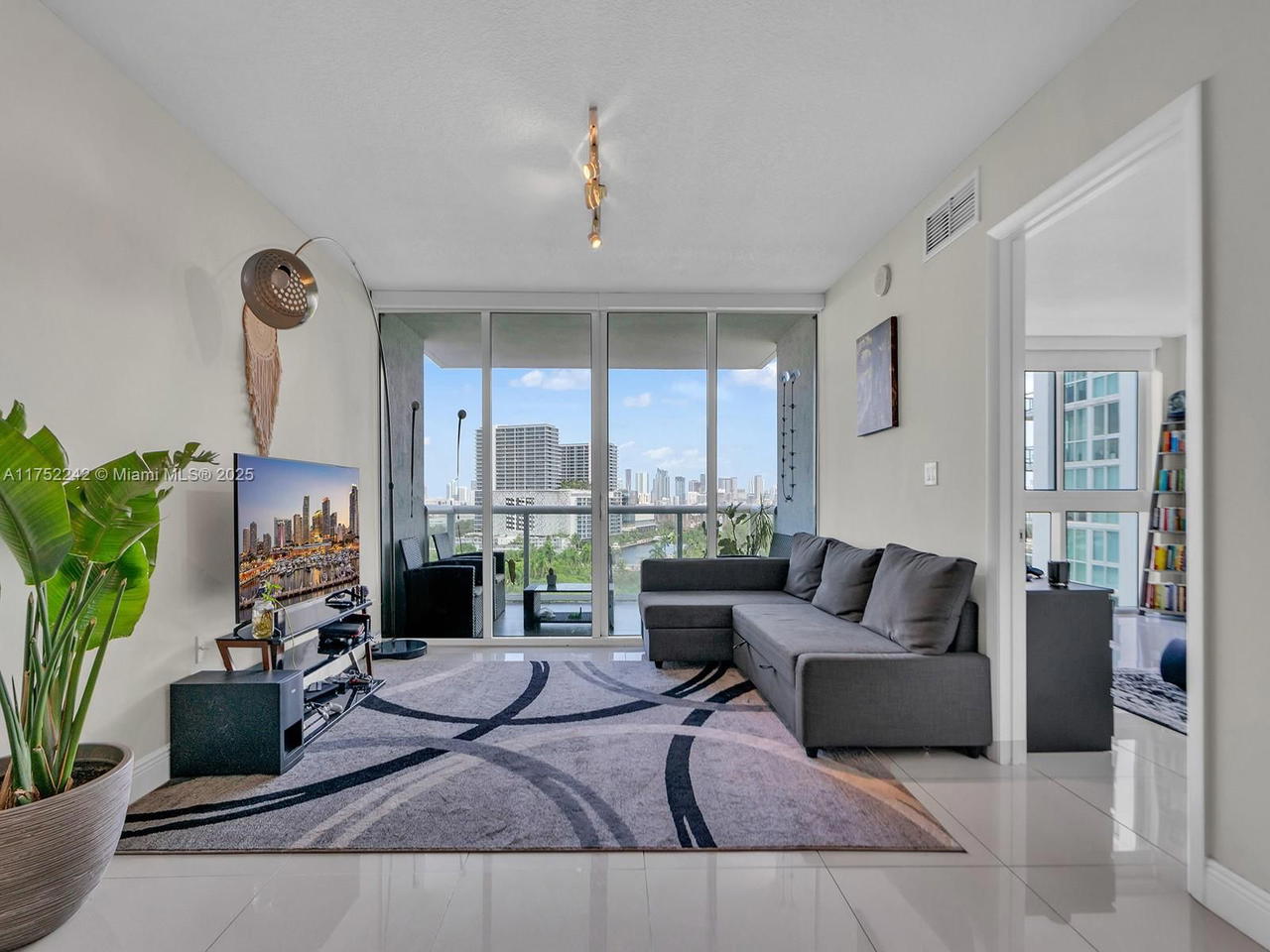 Real estate property located at 1861 S River Dr #1410, Miami-dade, Terrazas Riverpark Villag, Miami, FL