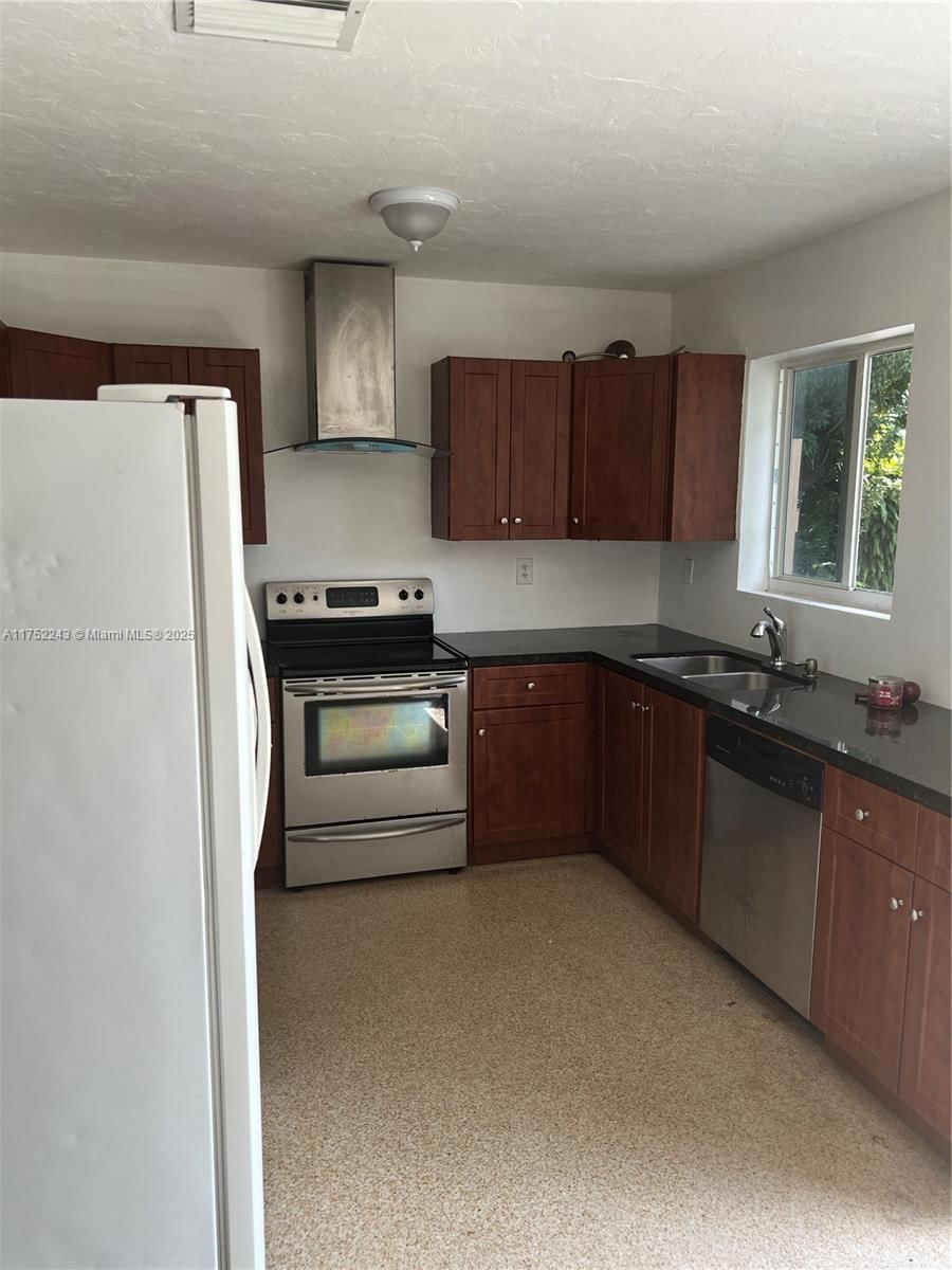 Real estate property located at 8340 44th St, Miami-dade, Mc Keever Terr No 3, Miami, FL