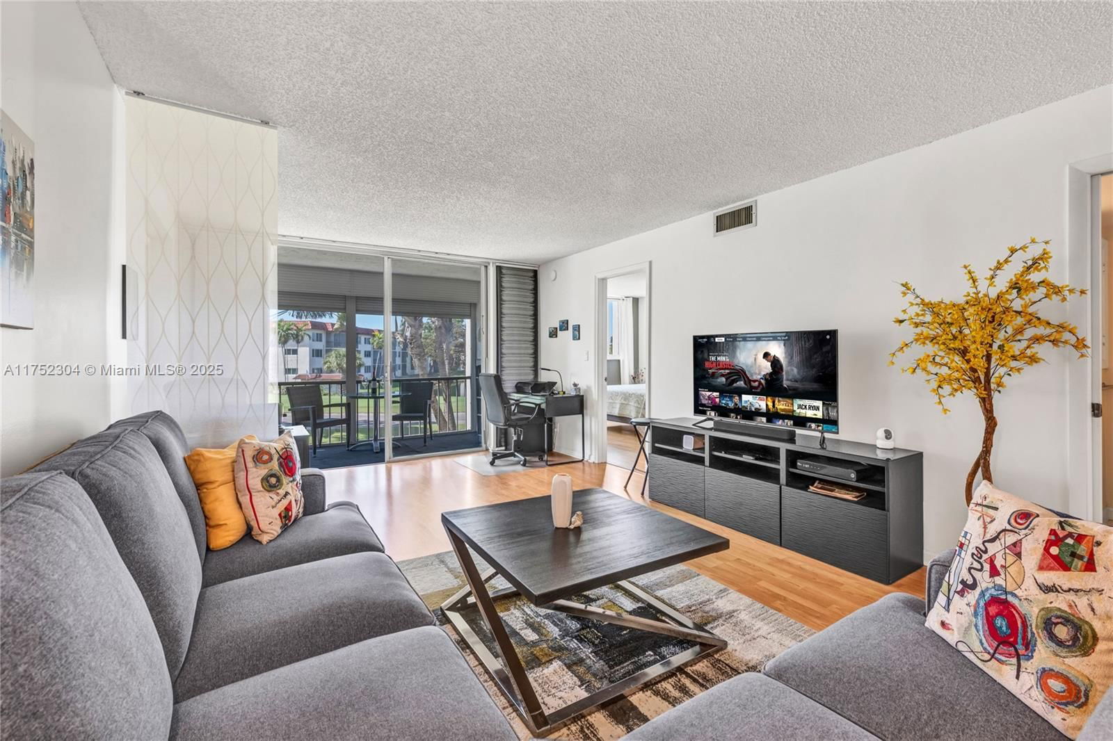 Real estate property located at 411 Hollybrook Dr #205, Broward, Hollybrook Golf, Pembroke Pines, FL