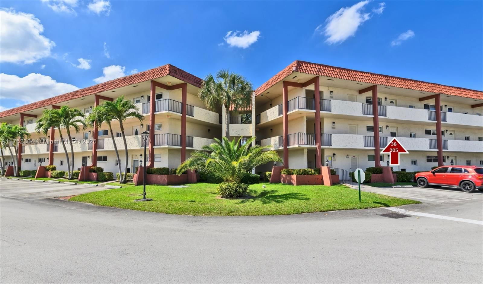 Real estate property located at 411 Hollybrook Dr #205, Broward, Hollybrook Golf, Pembroke Pines, FL