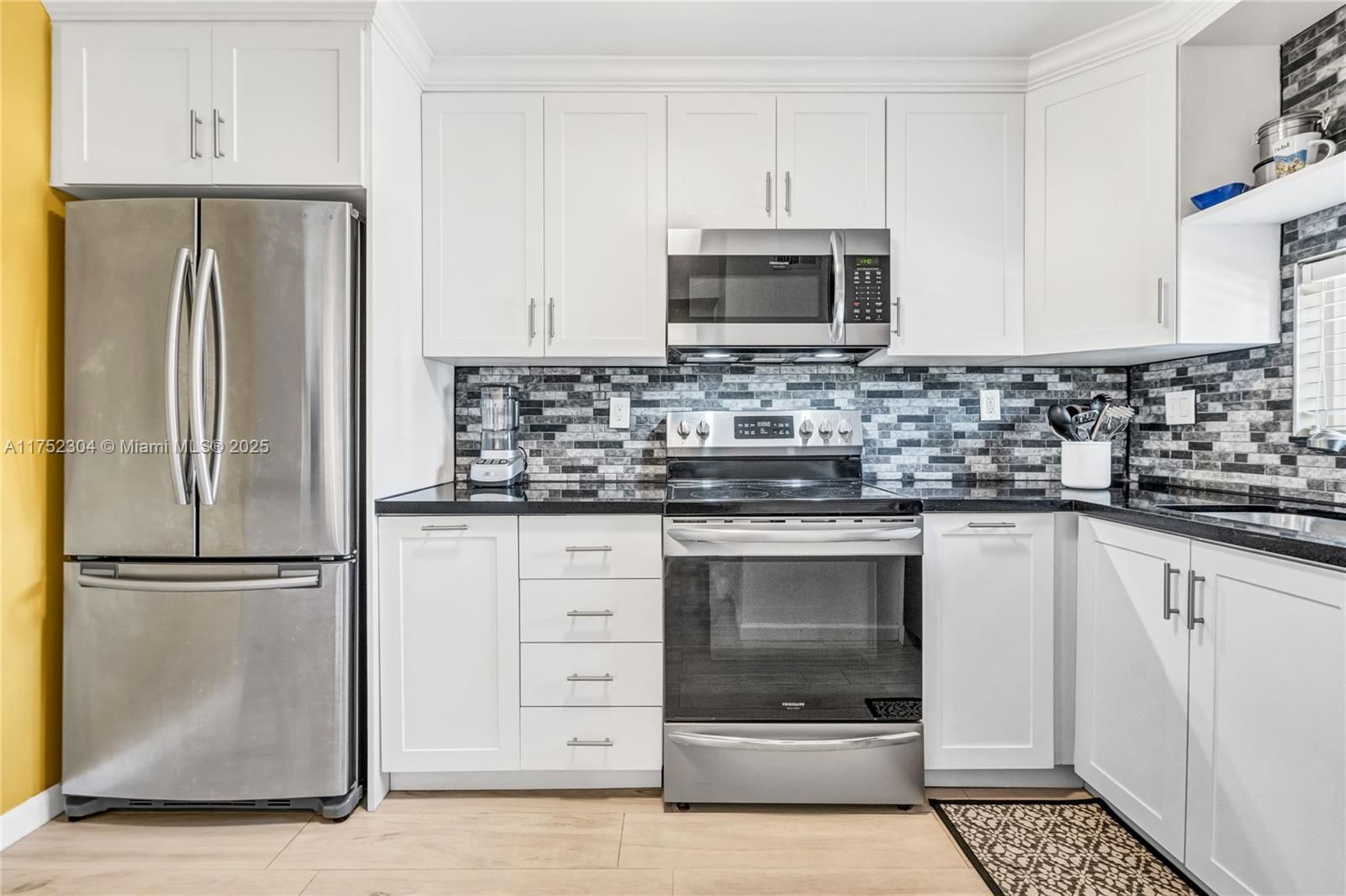 Real estate property located at 411 Hollybrook Dr #205, Broward, Hollybrook Golf, Pembroke Pines, FL