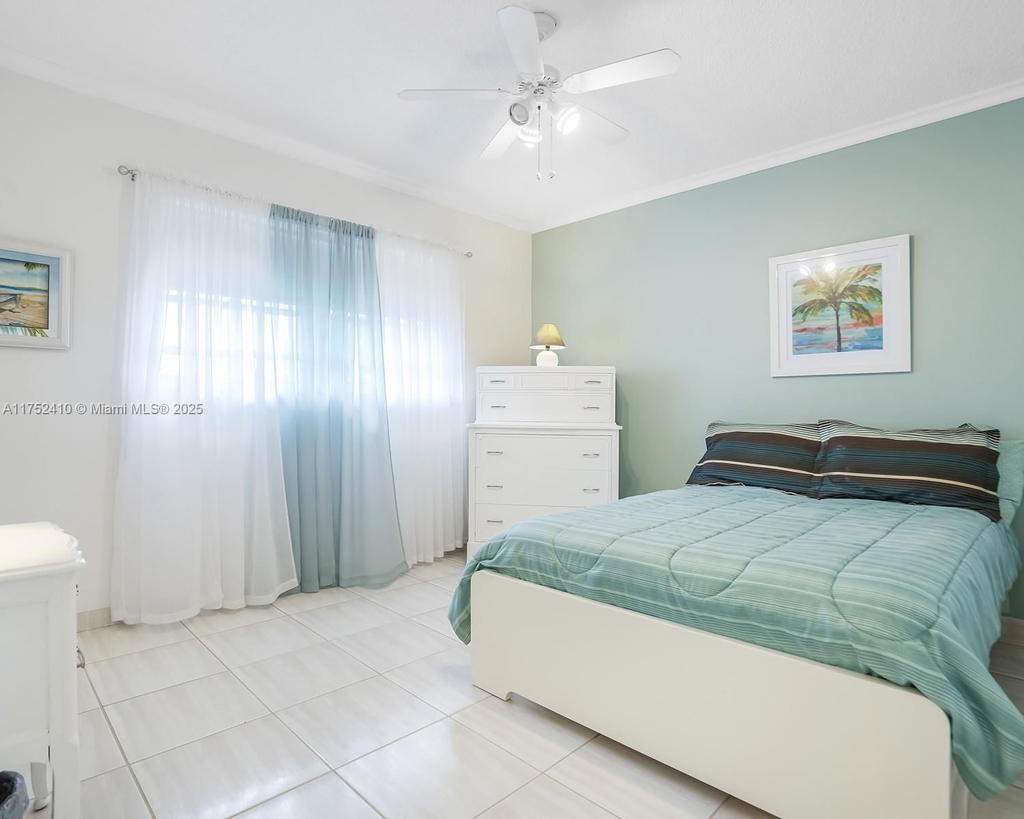 Real estate property located at 3406 49th Ave #503, Broward, Holly Gardens Condo, Lauderdale Lakes, FL