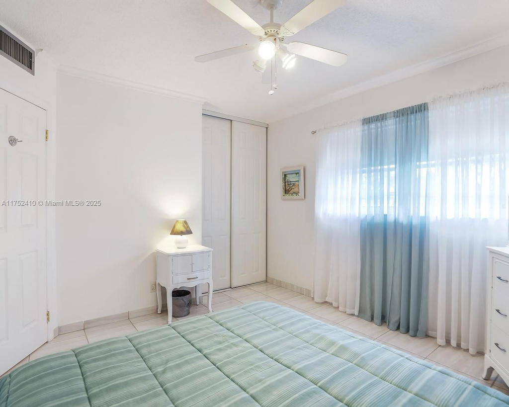 Real estate property located at 3406 49th Ave #503, Broward, Holly Gardens Condo, Lauderdale Lakes, FL