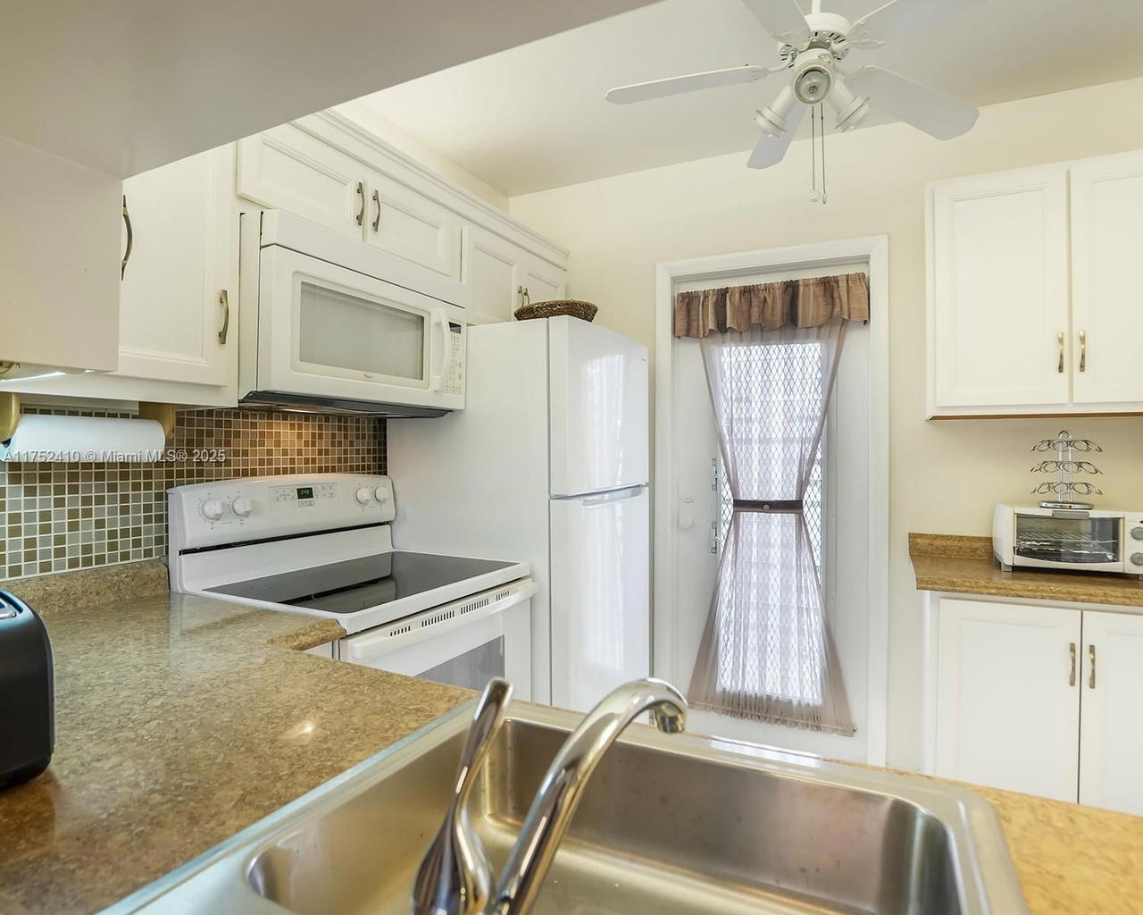 Real estate property located at 3406 49th Ave #503, Broward, Holly Gardens Condo, Lauderdale Lakes, FL