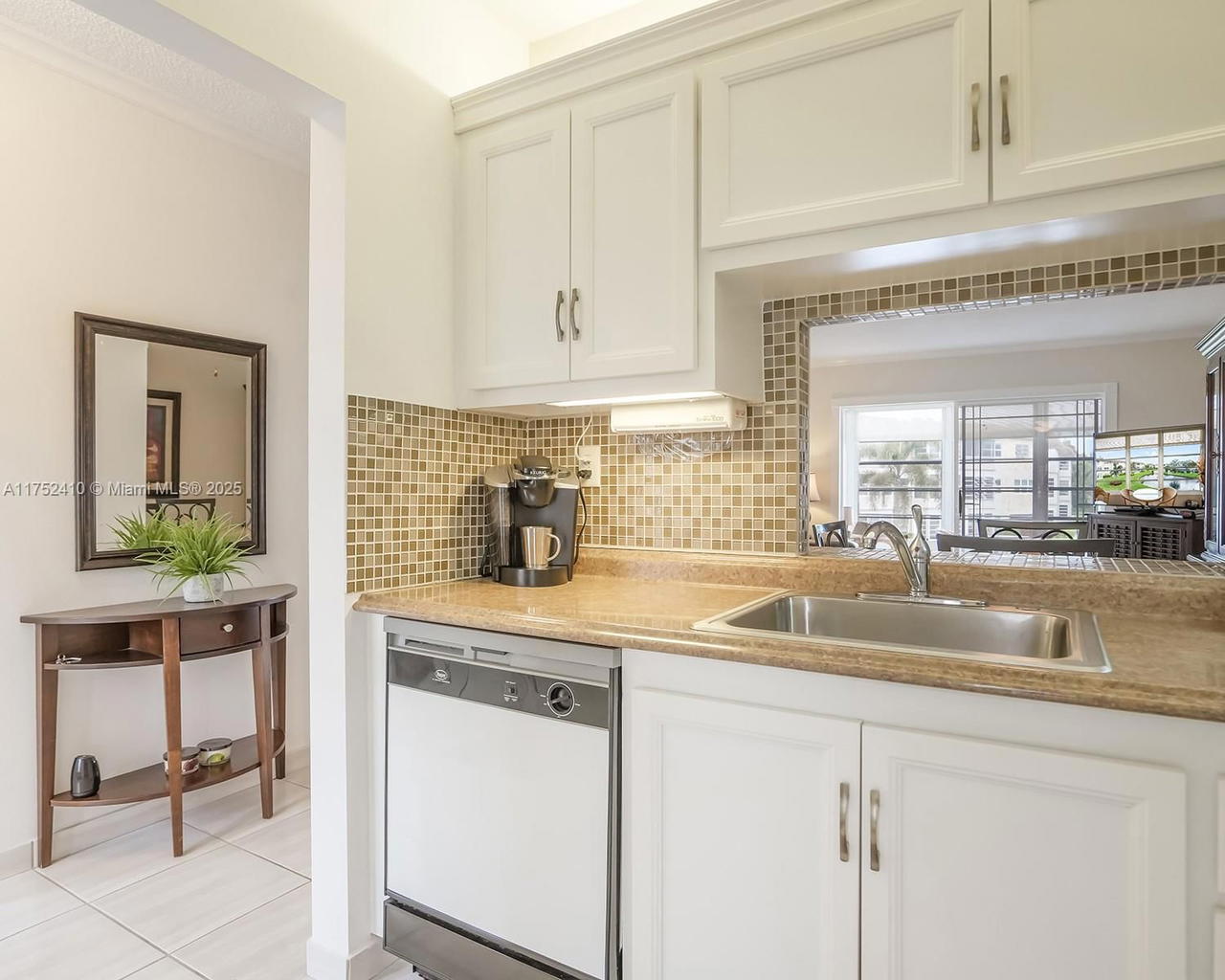 Real estate property located at 3406 49th Ave #503, Broward, Holly Gardens Condo, Lauderdale Lakes, FL