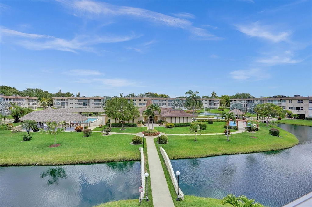 Real estate property located at 3406 49th Ave #503, Broward, Holly Gardens Condo, Lauderdale Lakes, FL