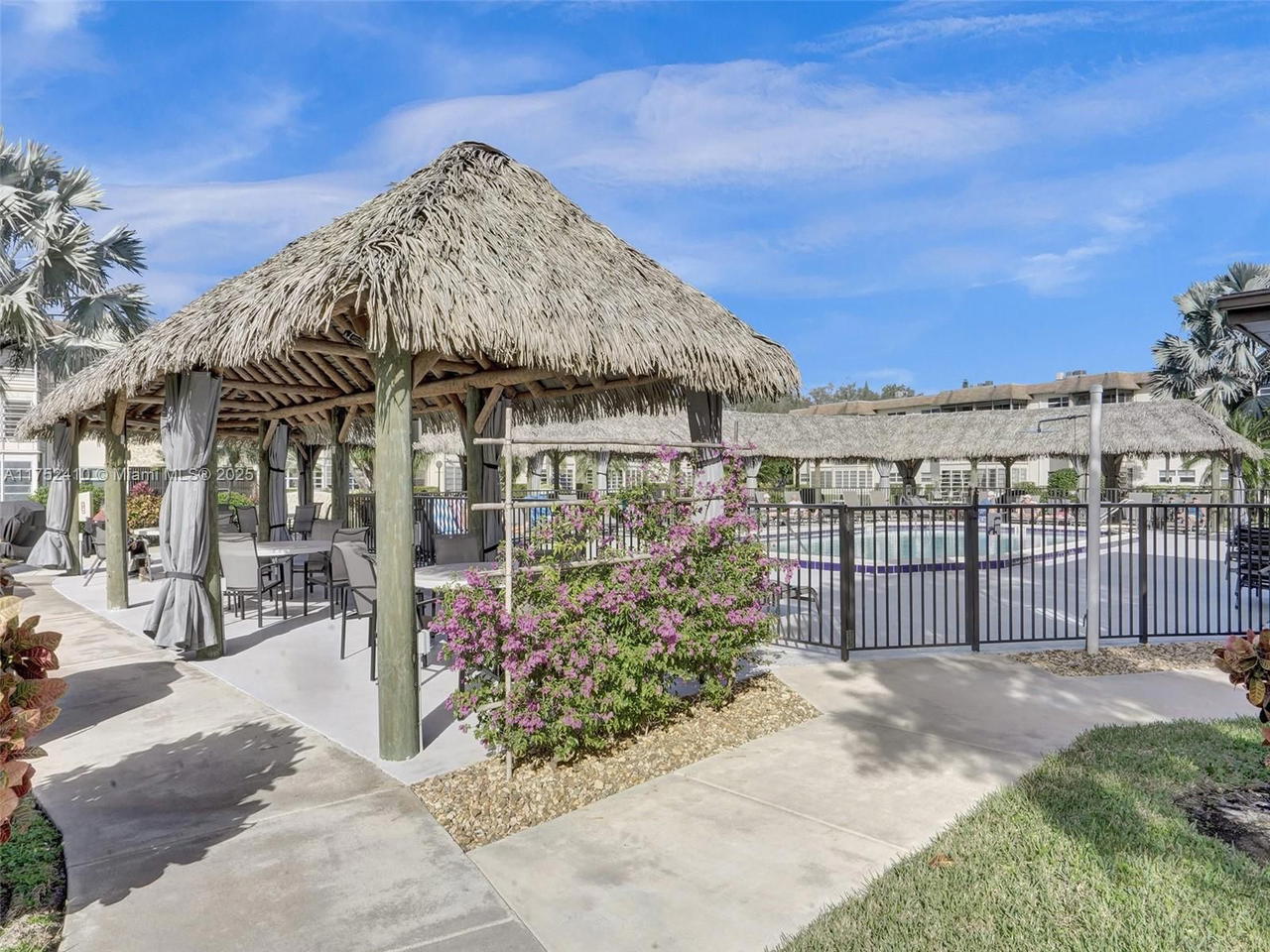 Real estate property located at 3406 49th Ave #503, Broward, Holly Gardens Condo, Lauderdale Lakes, FL