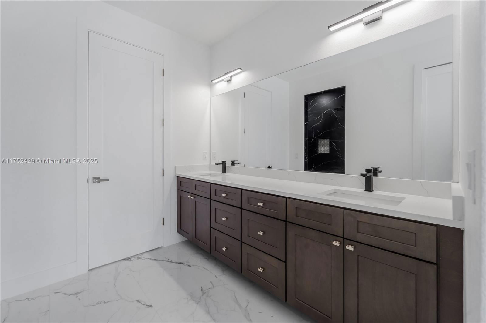 Real estate property located at 2721 41st AVE, Lee, N/s, Cape Coral, FL
