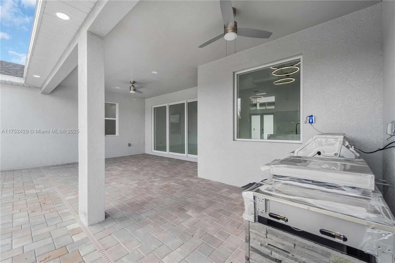 Real estate property located at 2721 41st AVE, Lee, N/s, Cape Coral, FL