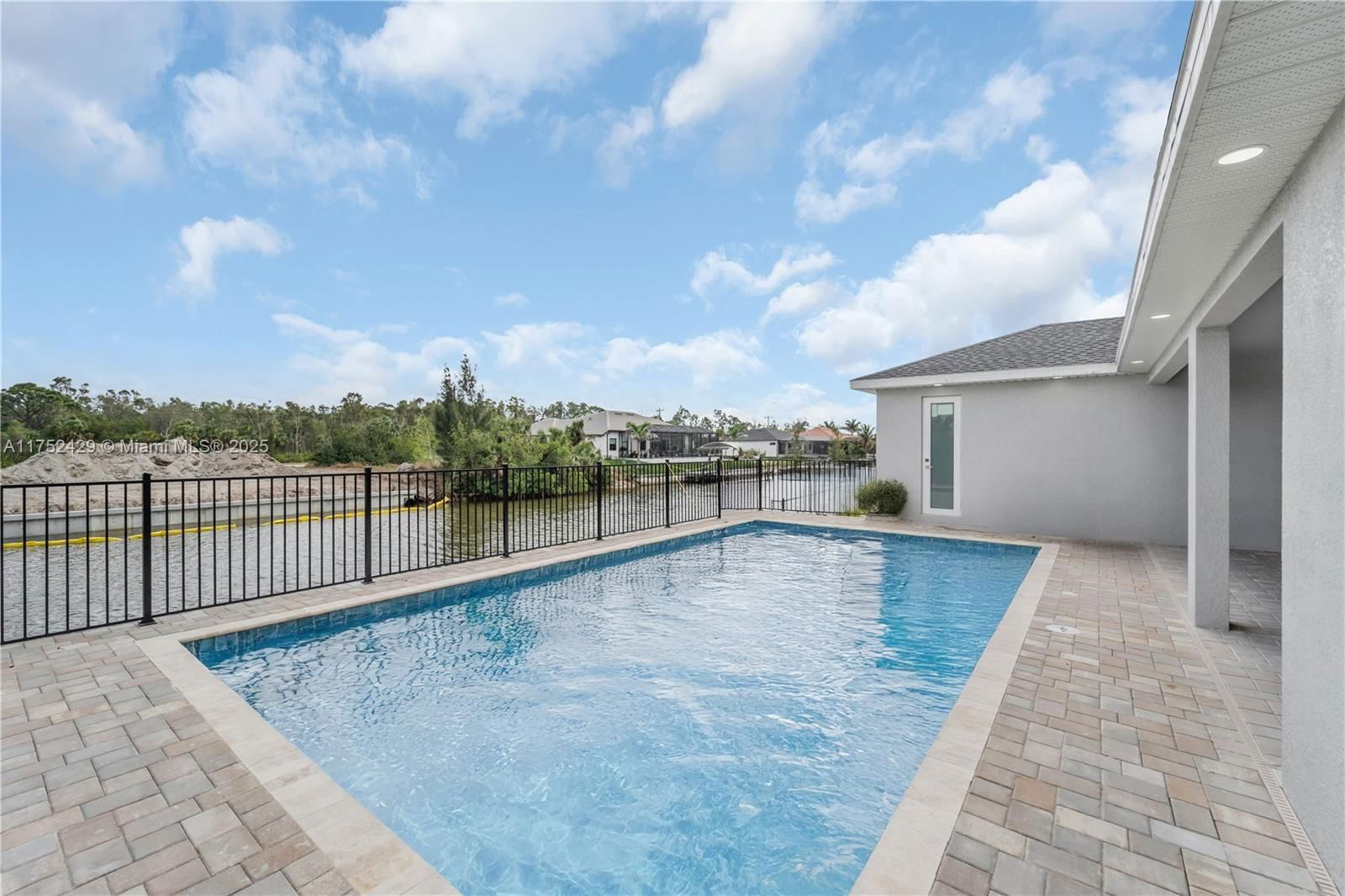 Real estate property located at 2721 41st AVE, Lee, N/s, Cape Coral, FL
